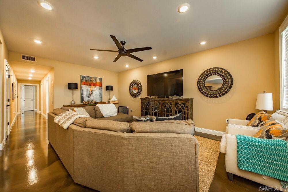 NARROWS INN AT GREERS FERRY HPR - Residential