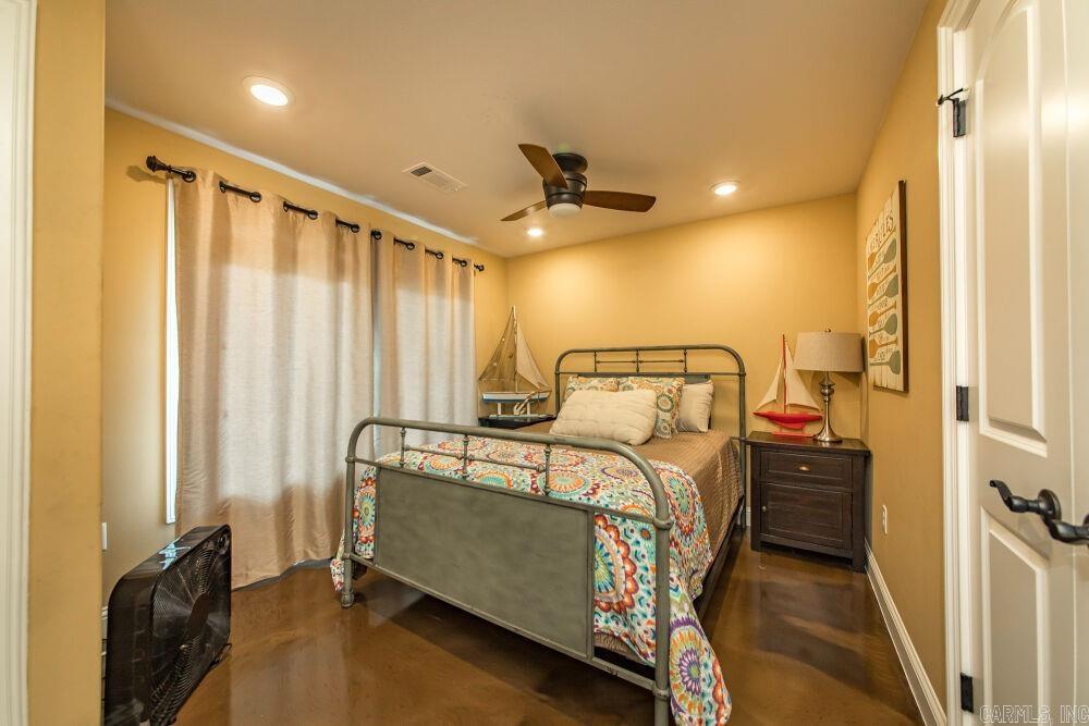 NARROWS INN AT GREERS FERRY HPR - Residential