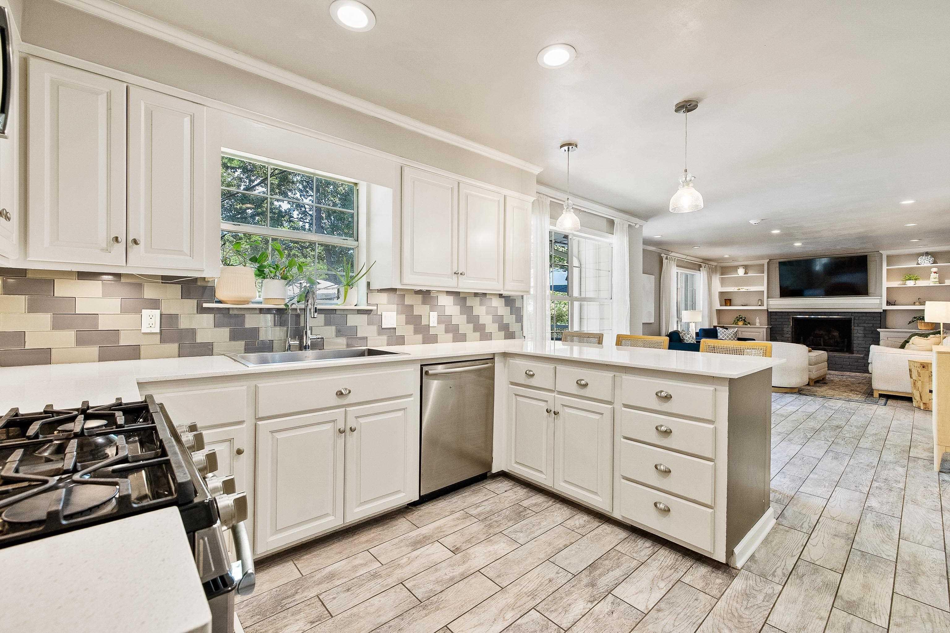LUDINGTON HGTS - Residential