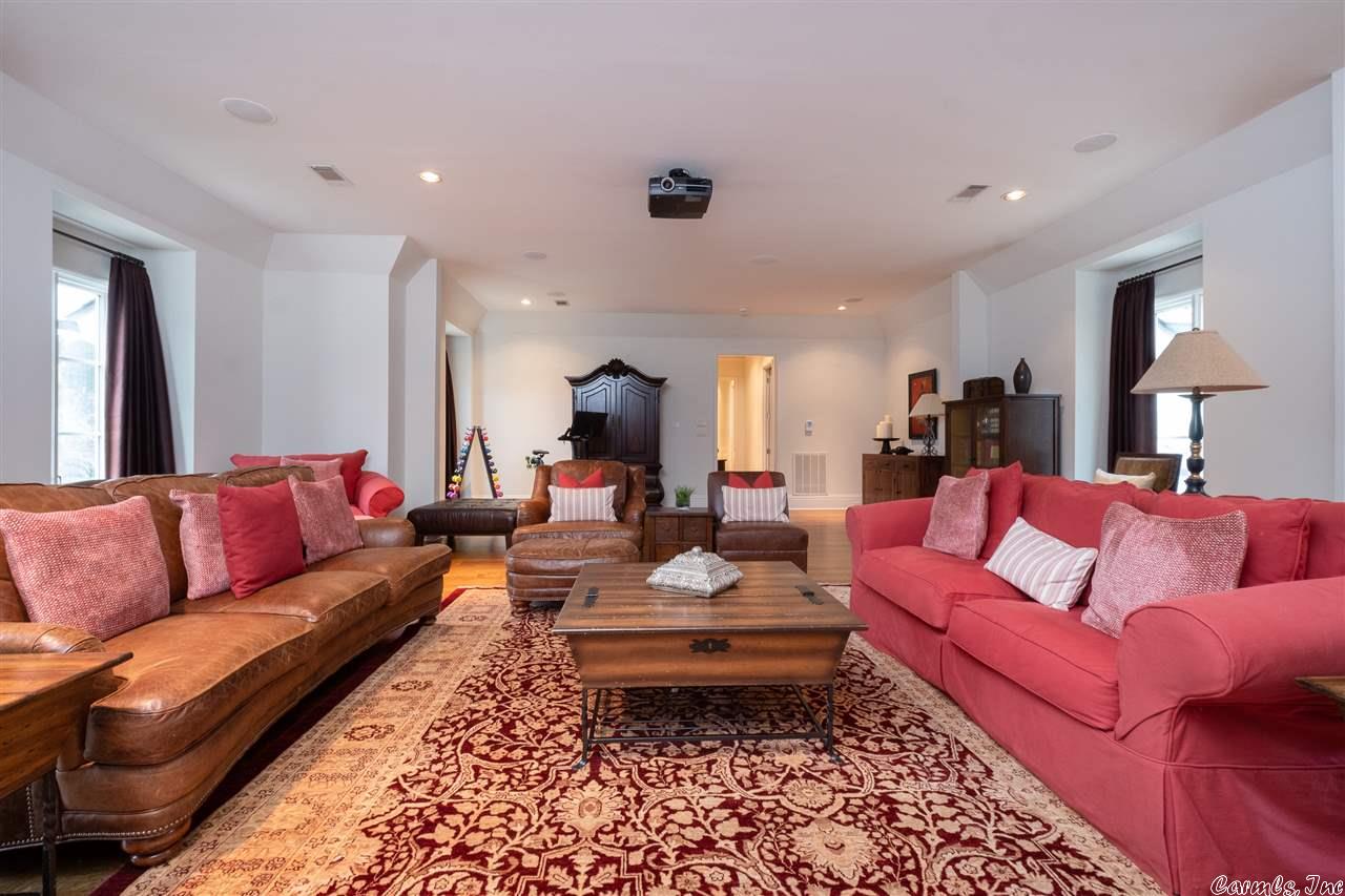 CHENAL VALLEY SOLOGNE CIRCLE - Residential