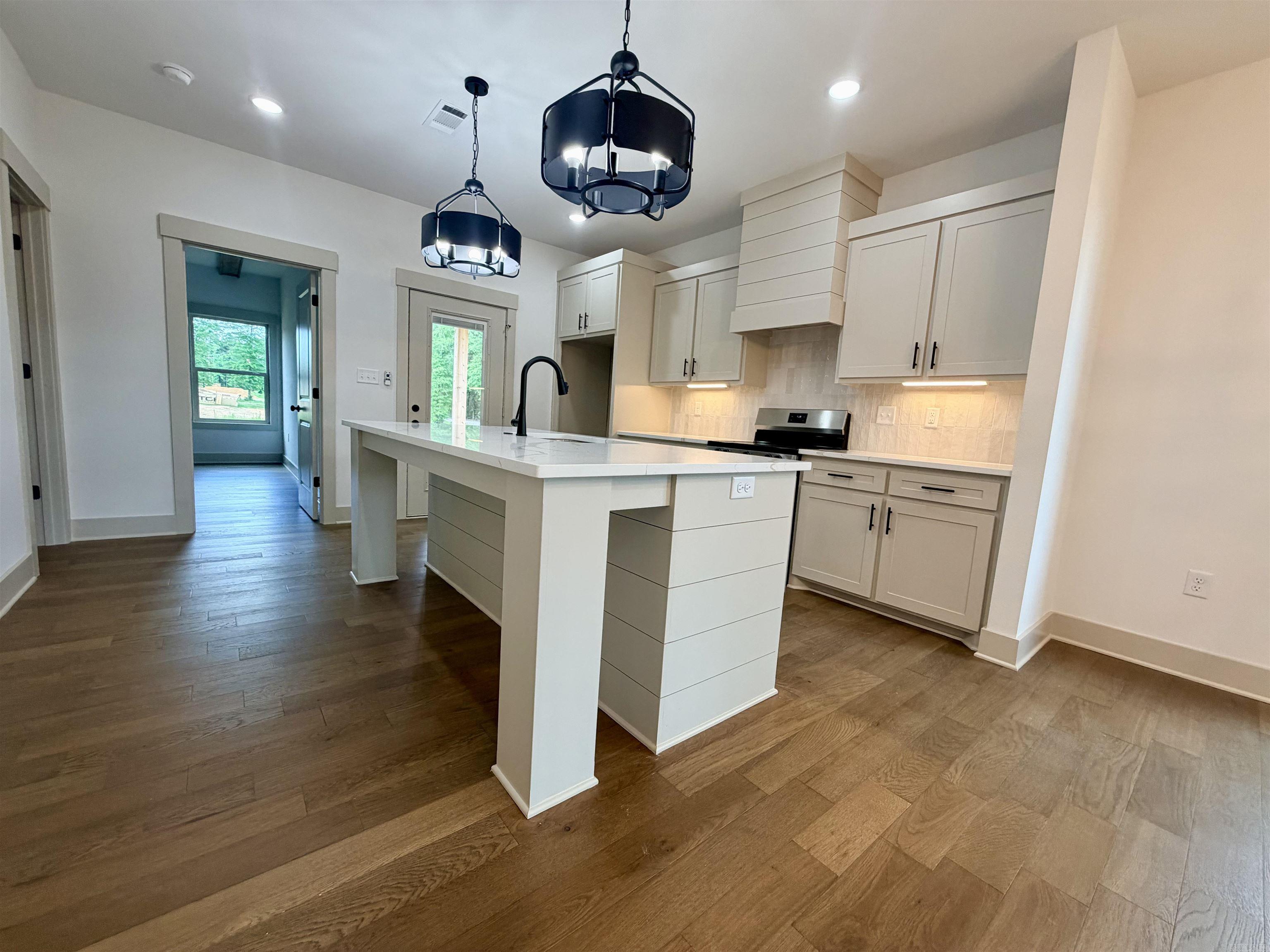 DETONTI PLACE PHASE I - Residential