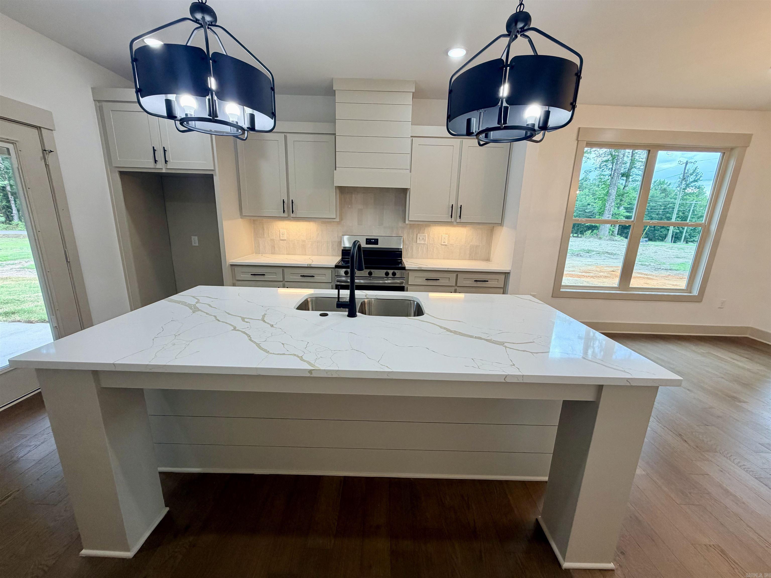 DETONTI PLACE PHASE I - Residential