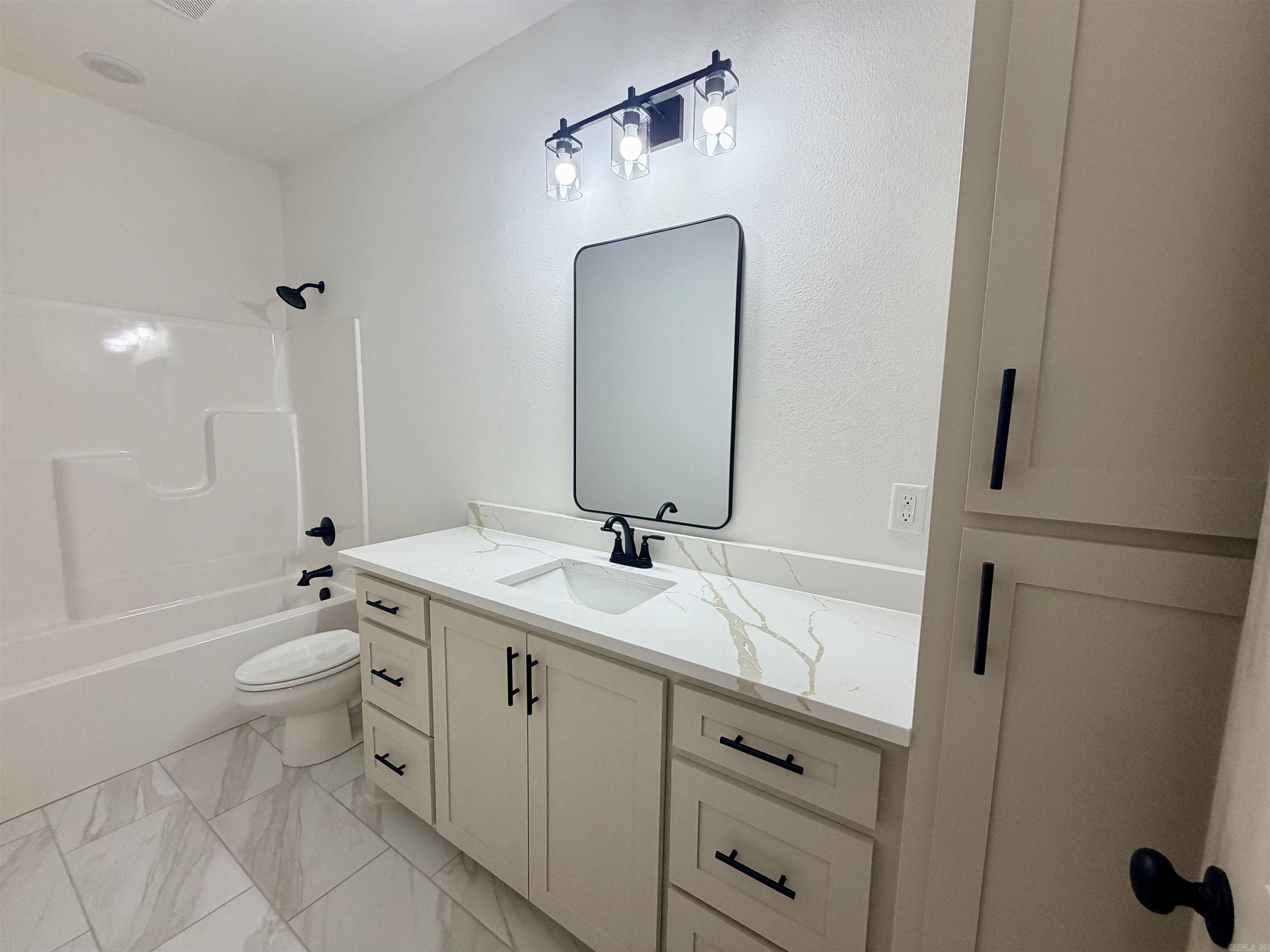 DETONTI PLACE PHASE I - Residential