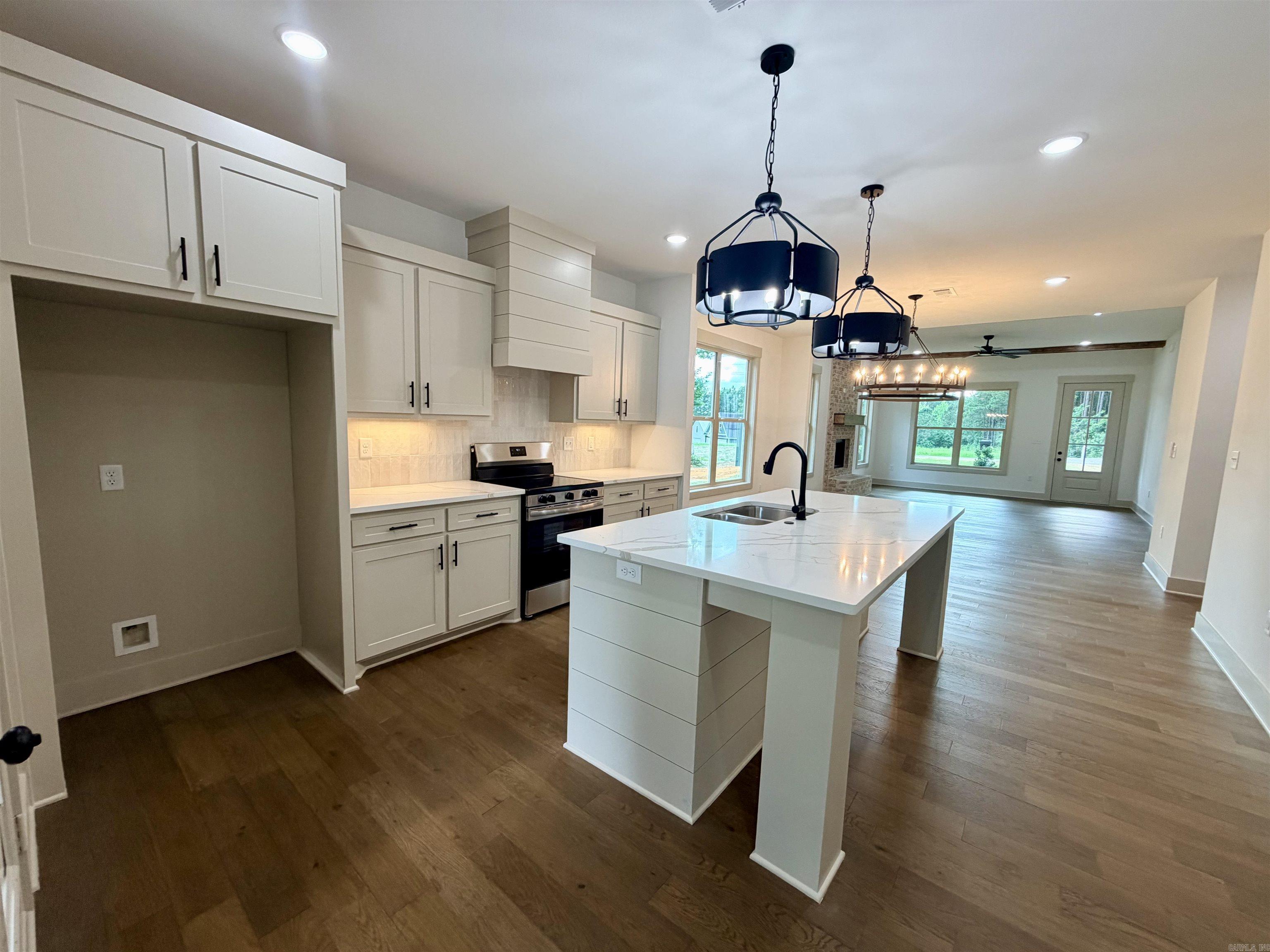 DETONTI PLACE PHASE I - Residential