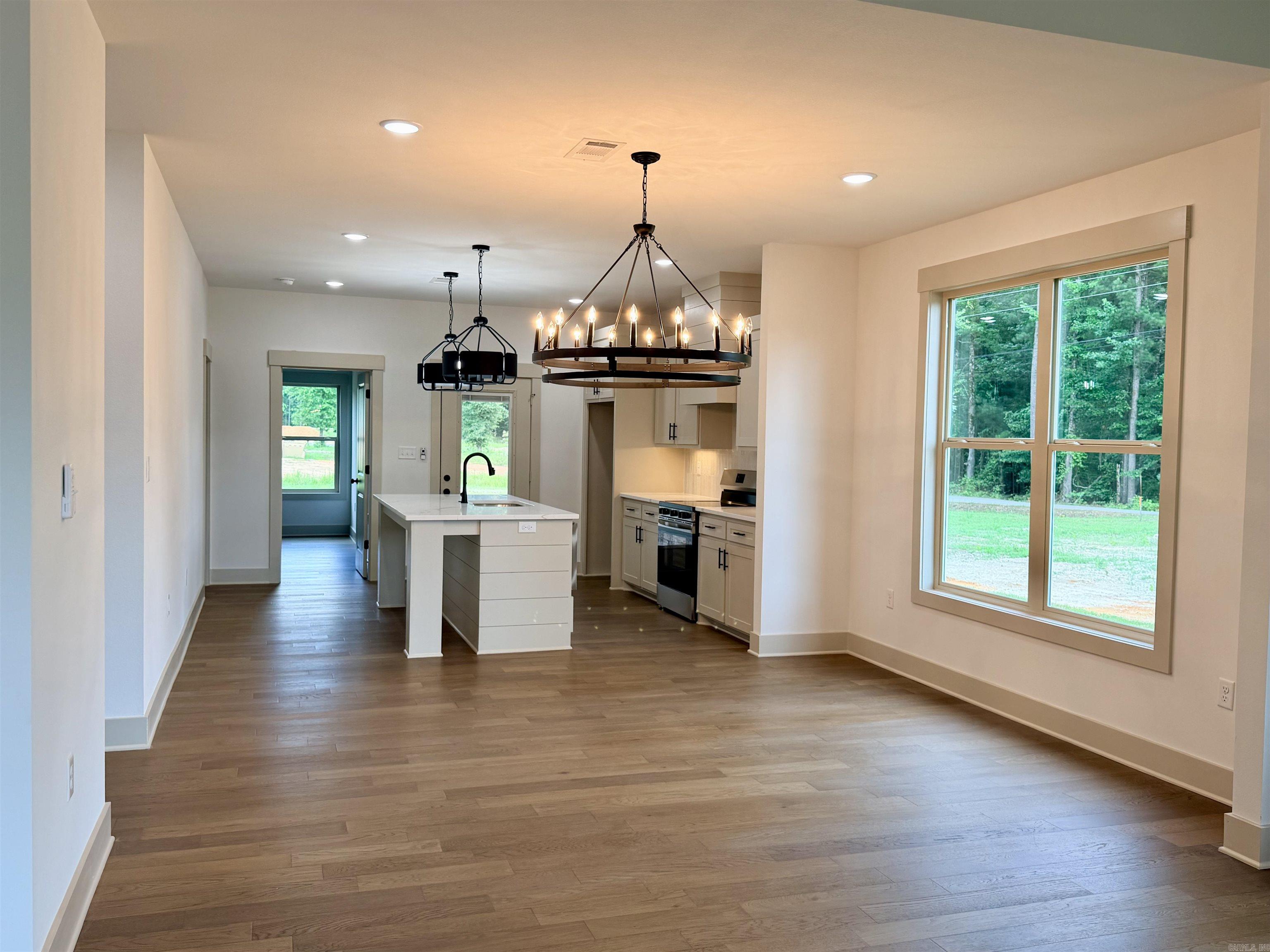 DETONTI PLACE PHASE I - Residential