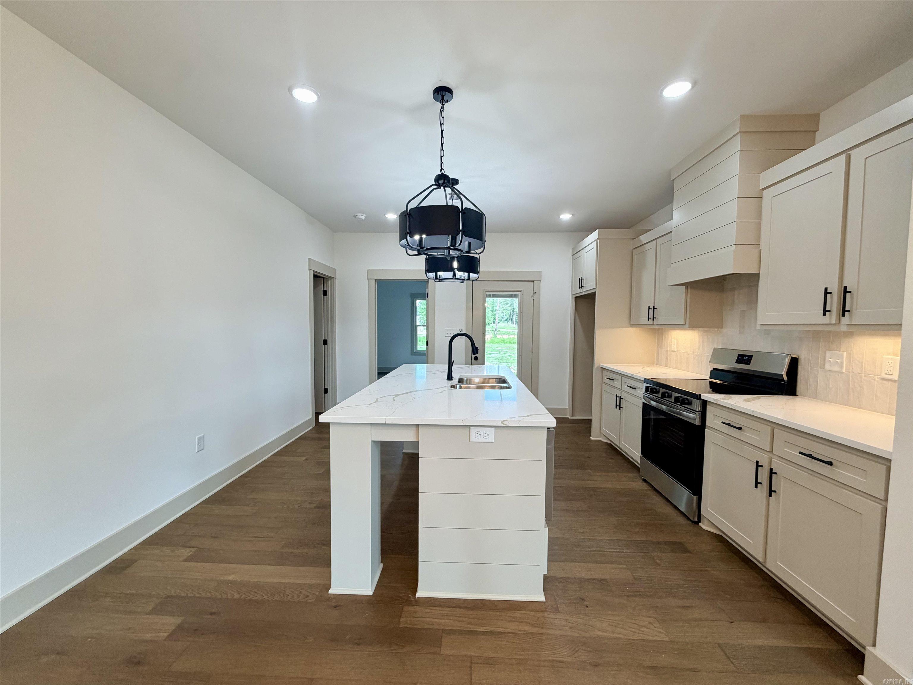 DETONTI PLACE PHASE I - Residential