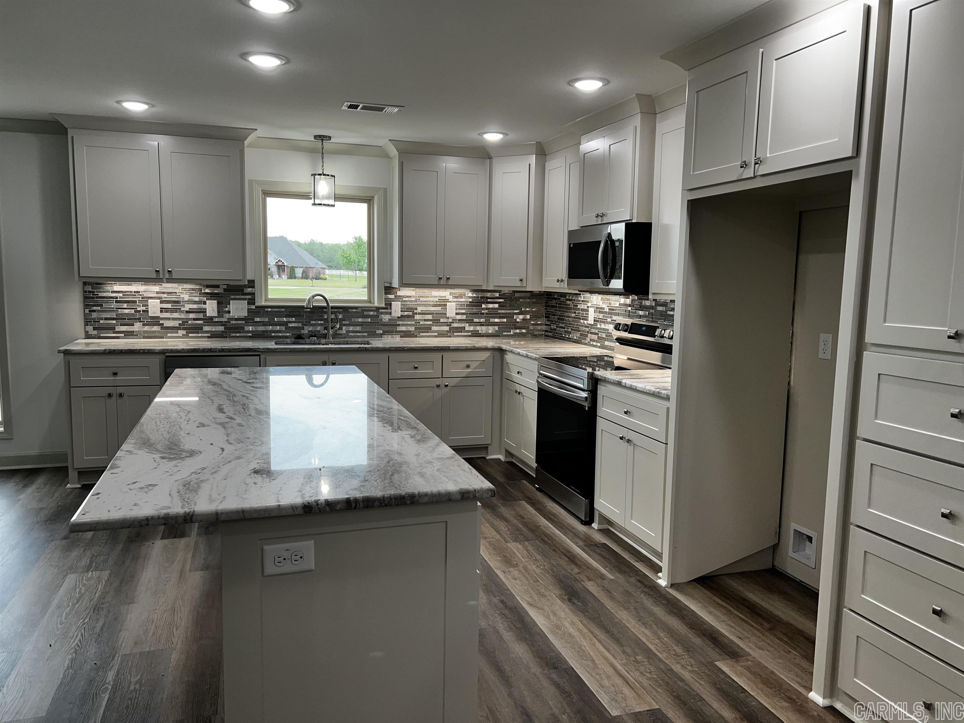 Saddle Creek - Residential