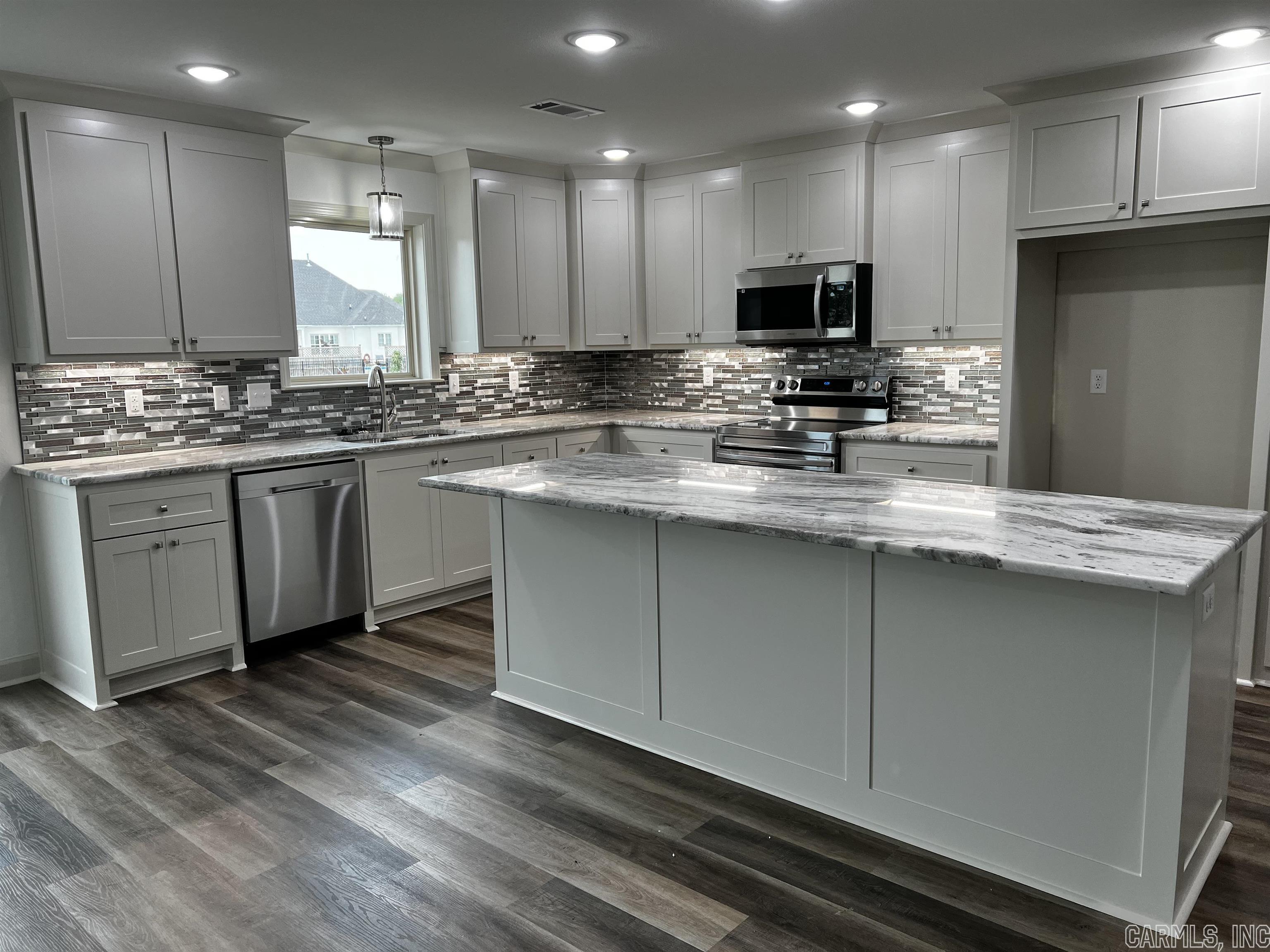 Saddle Creek - Residential