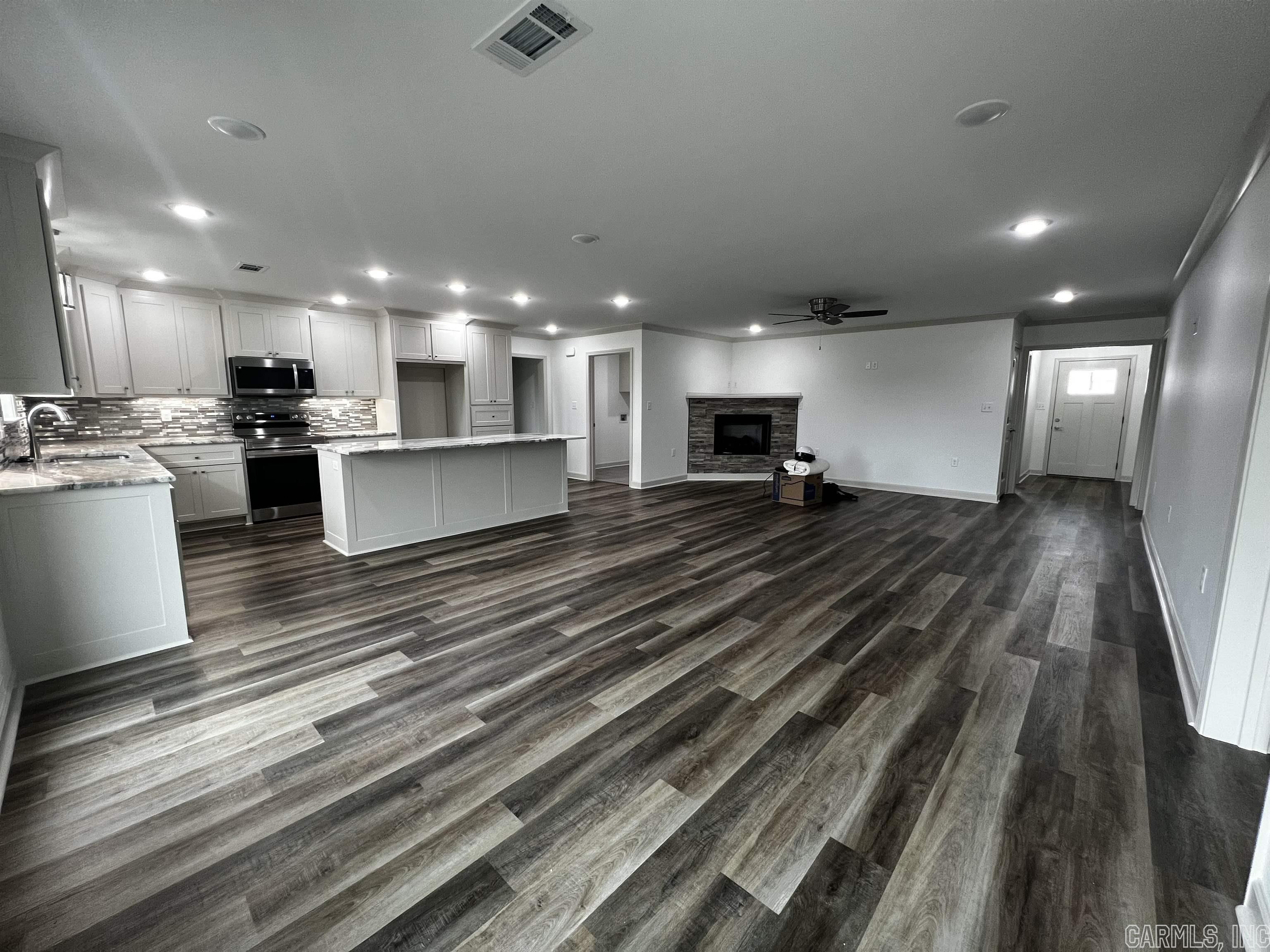 Saddle Creek - Residential