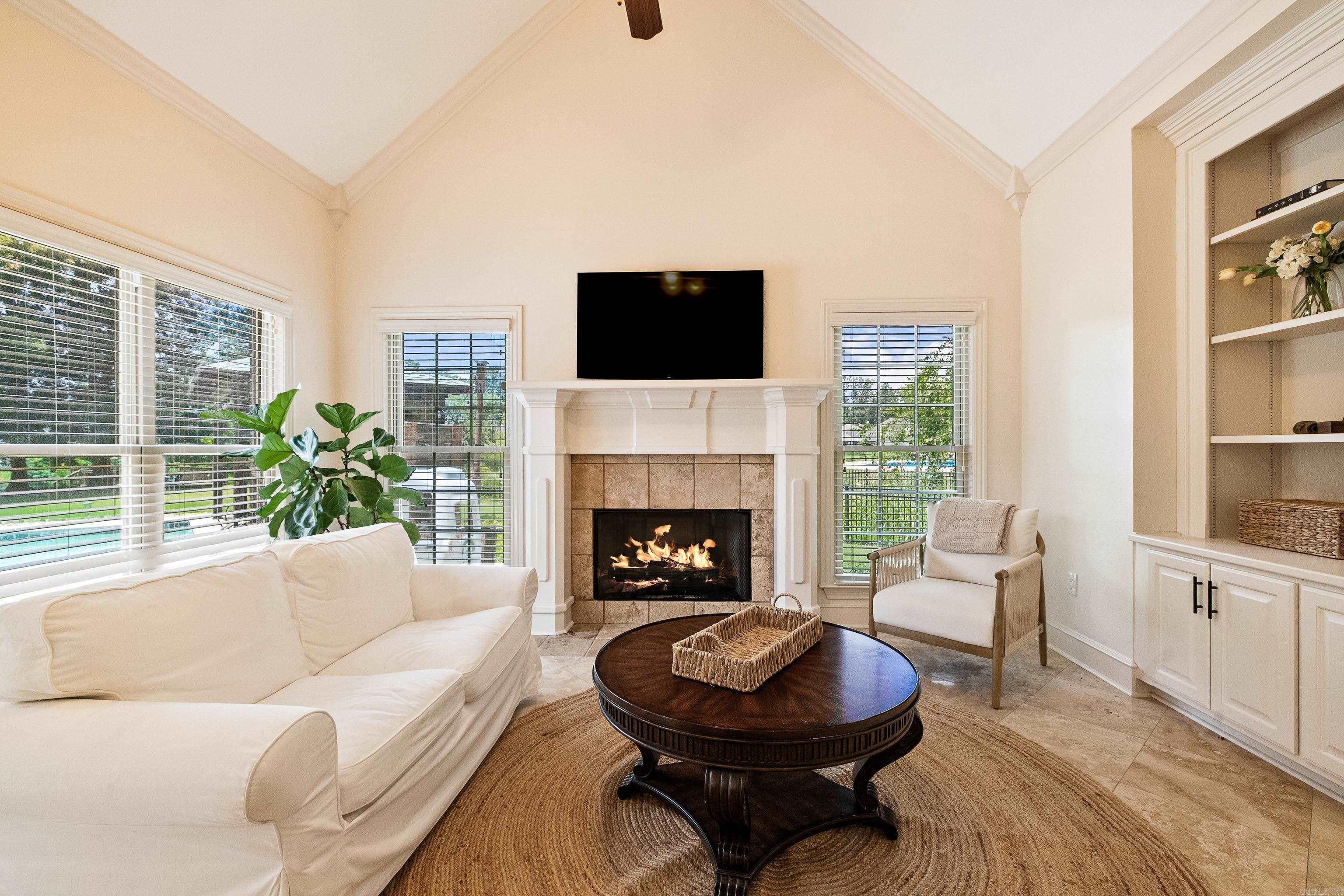 HURRICANE LAKE EST - Residential