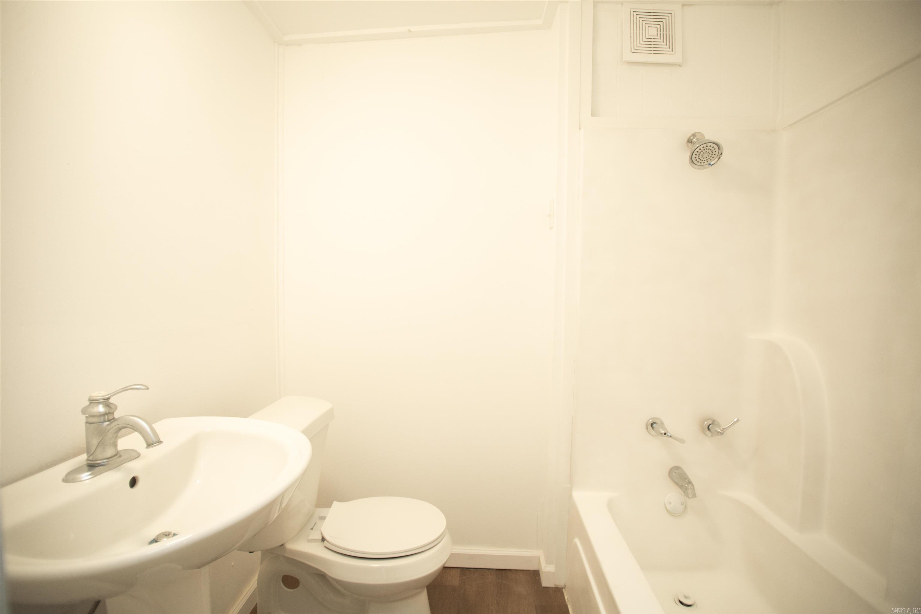 River Manor Estates - Residential Lease