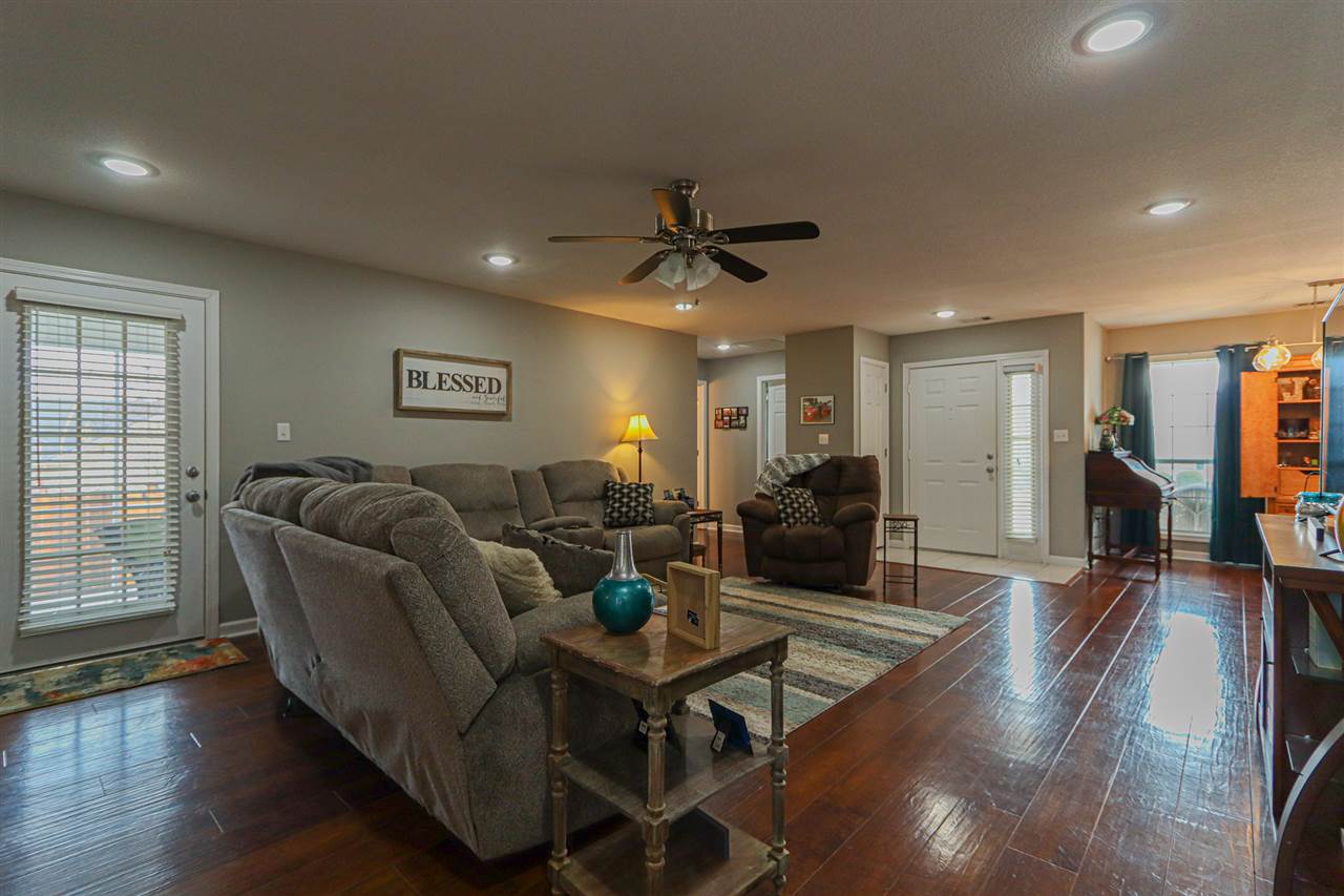 QUAIL MEADOWS - Residential