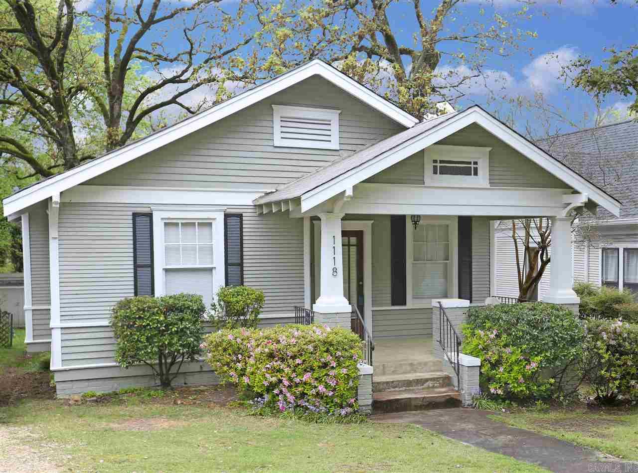 Great Hillcrest home with hardwood floors, LR, DR, 3 bedrooms. Large fenced backyard. Gas range, dishwasher and a walk in pantry.  Laundry room off kitchen.