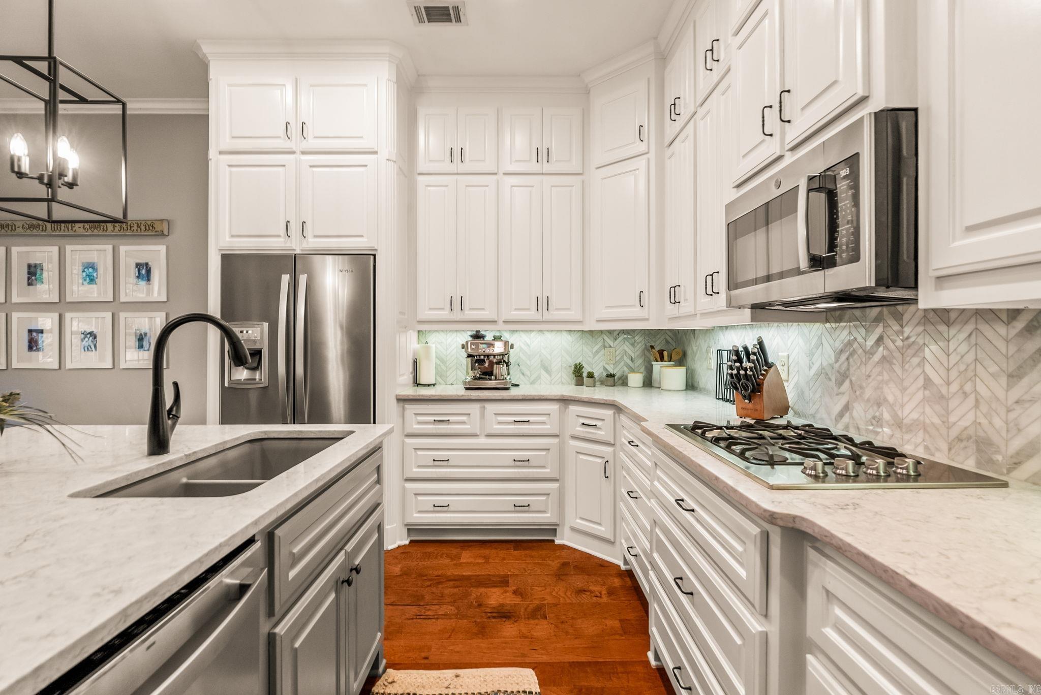 CHENAL VALLEY "TOURNAY CIRCLE" - Residential