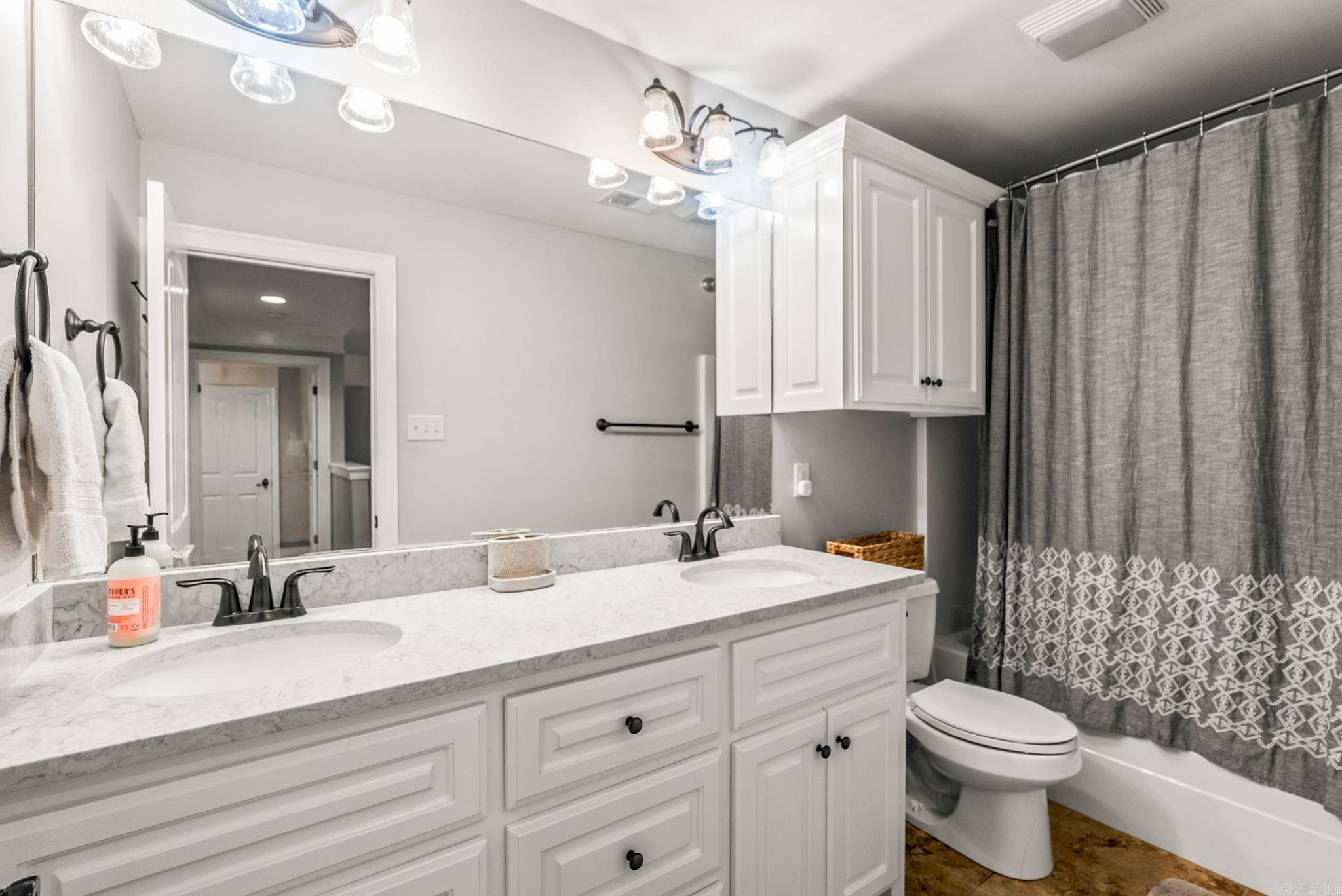 CHENAL VALLEY "TOURNAY CIRCLE" - Residential