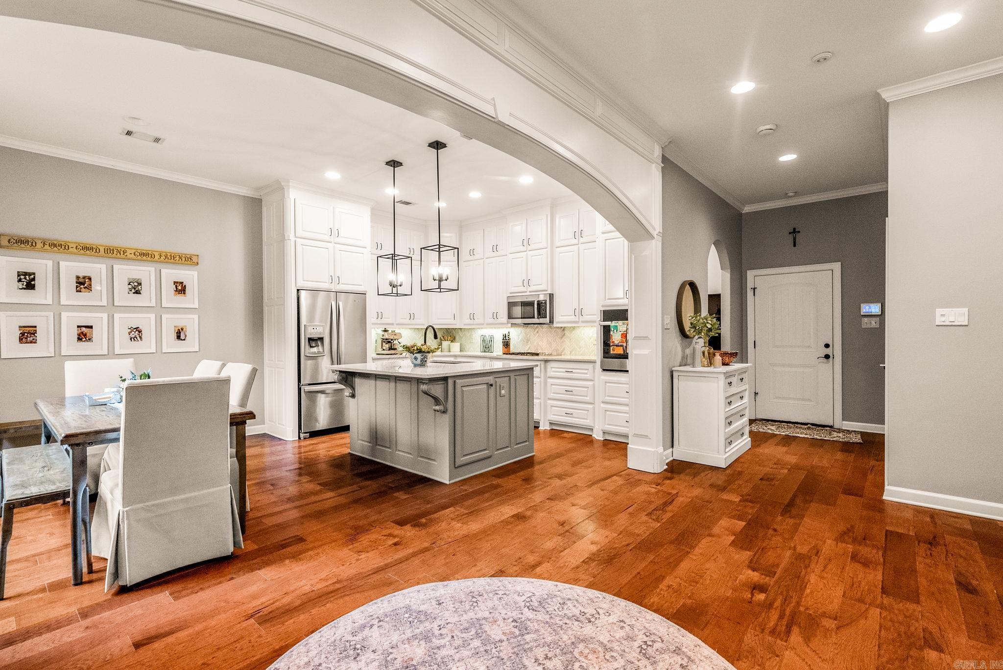 CHENAL VALLEY "TOURNAY CIRCLE" - Residential