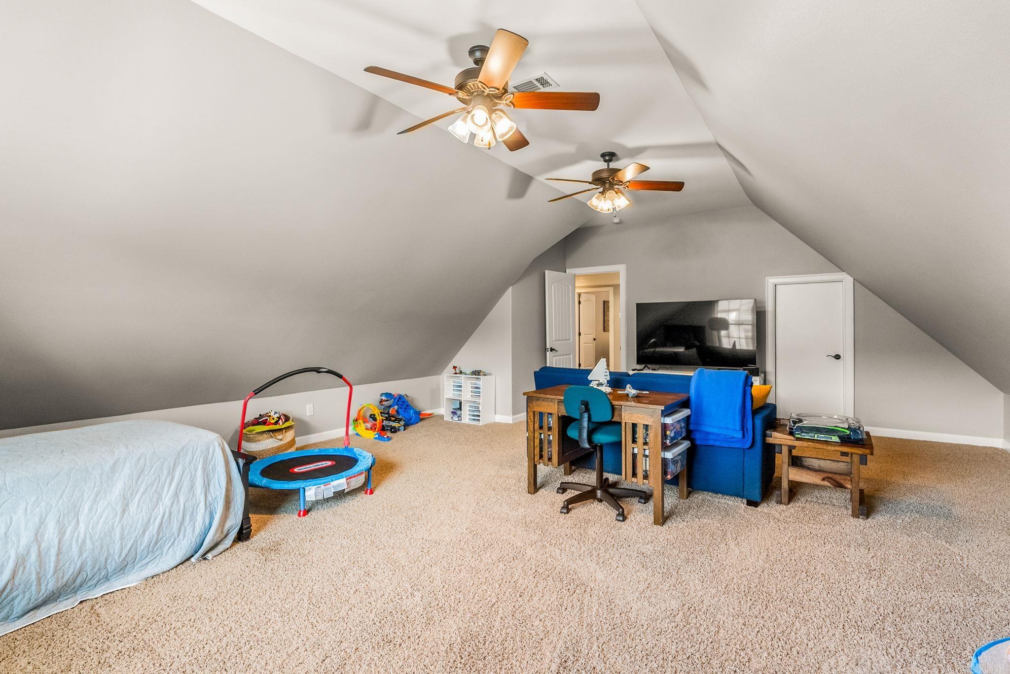 CHENAL VALLEY "TOURNAY CIRCLE" - Residential