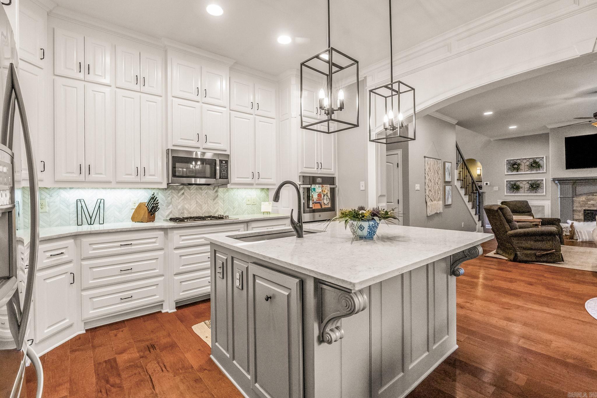 CHENAL VALLEY "TOURNAY CIRCLE" - Residential