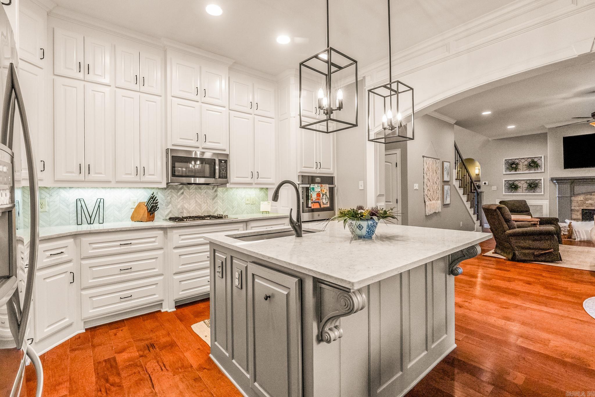 CHENAL VALLEY "TOURNAY CIRCLE" - Residential