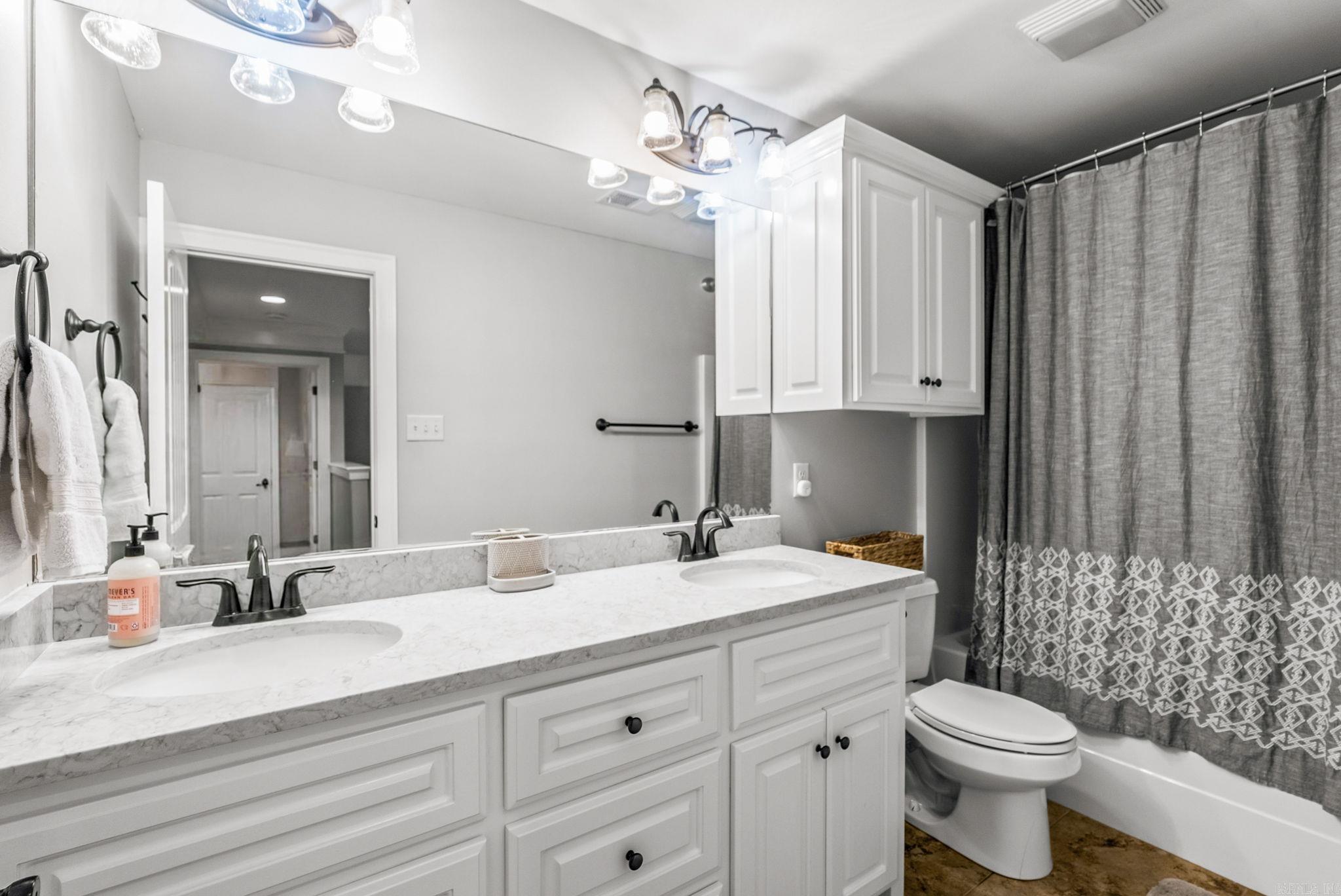 CHENAL VALLEY "TOURNAY CIRCLE" - Residential