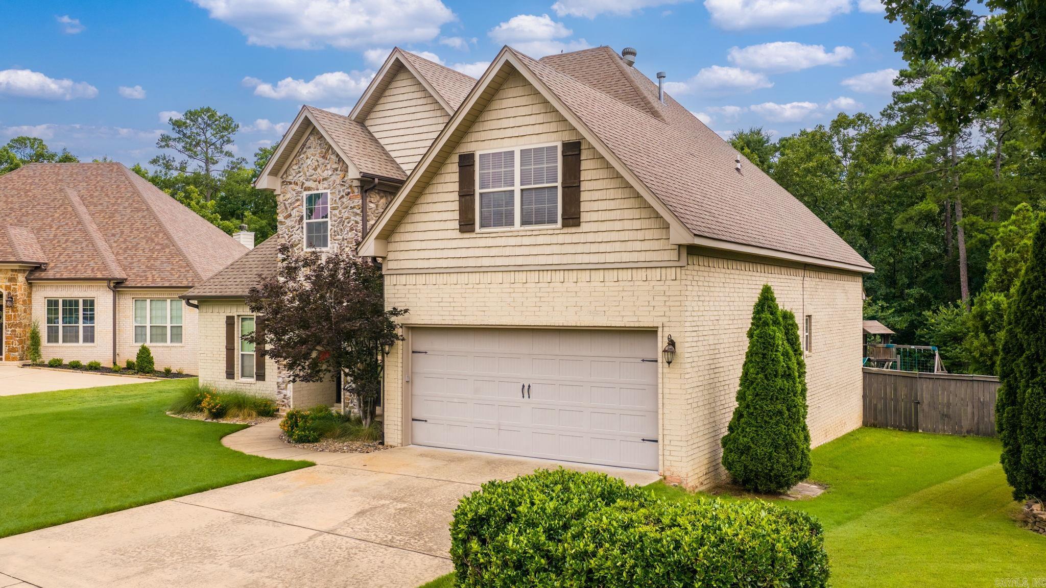 CHENAL VALLEY "TOURNAY CIRCLE" - Residential