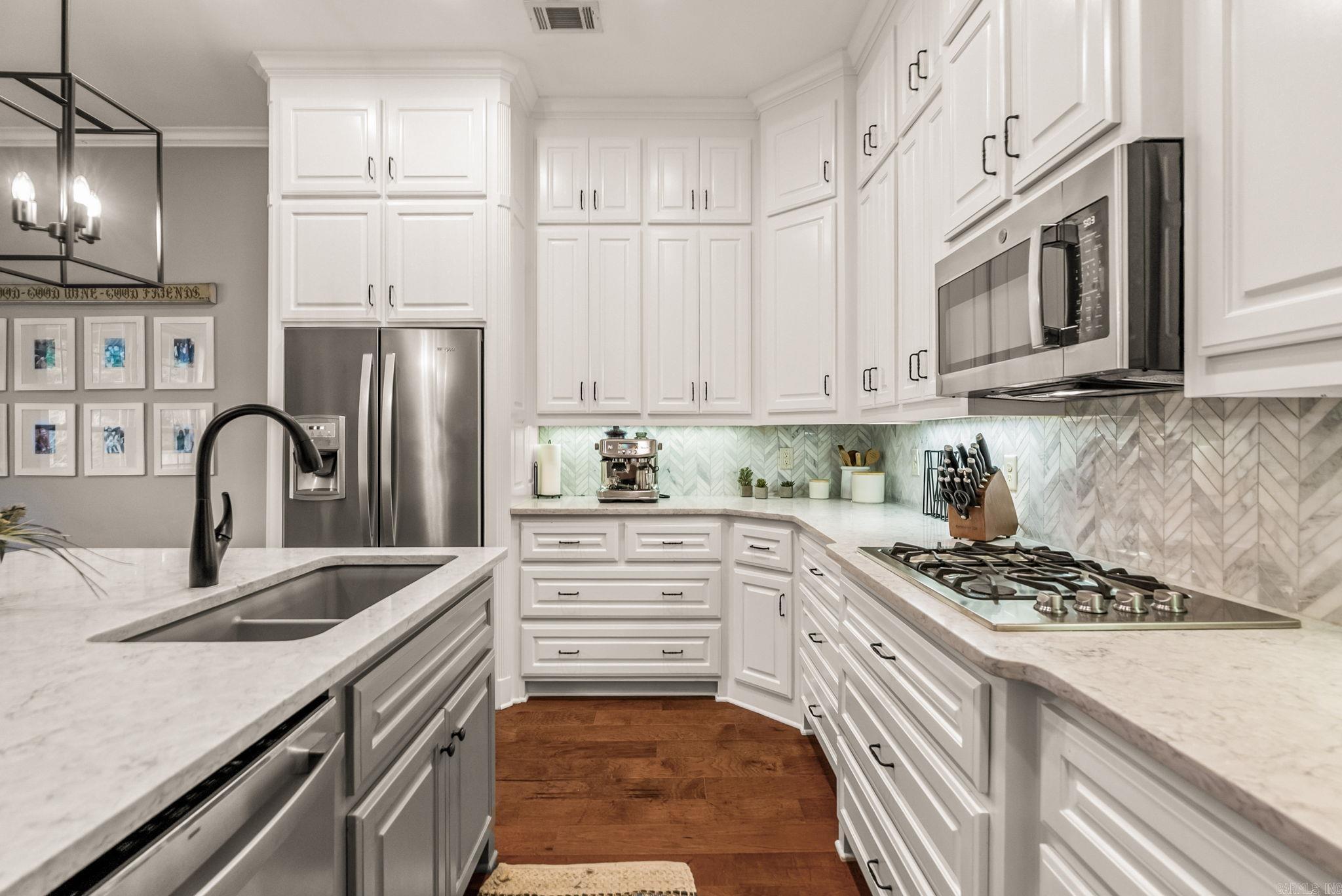 CHENAL VALLEY "TOURNAY CIRCLE" - Residential