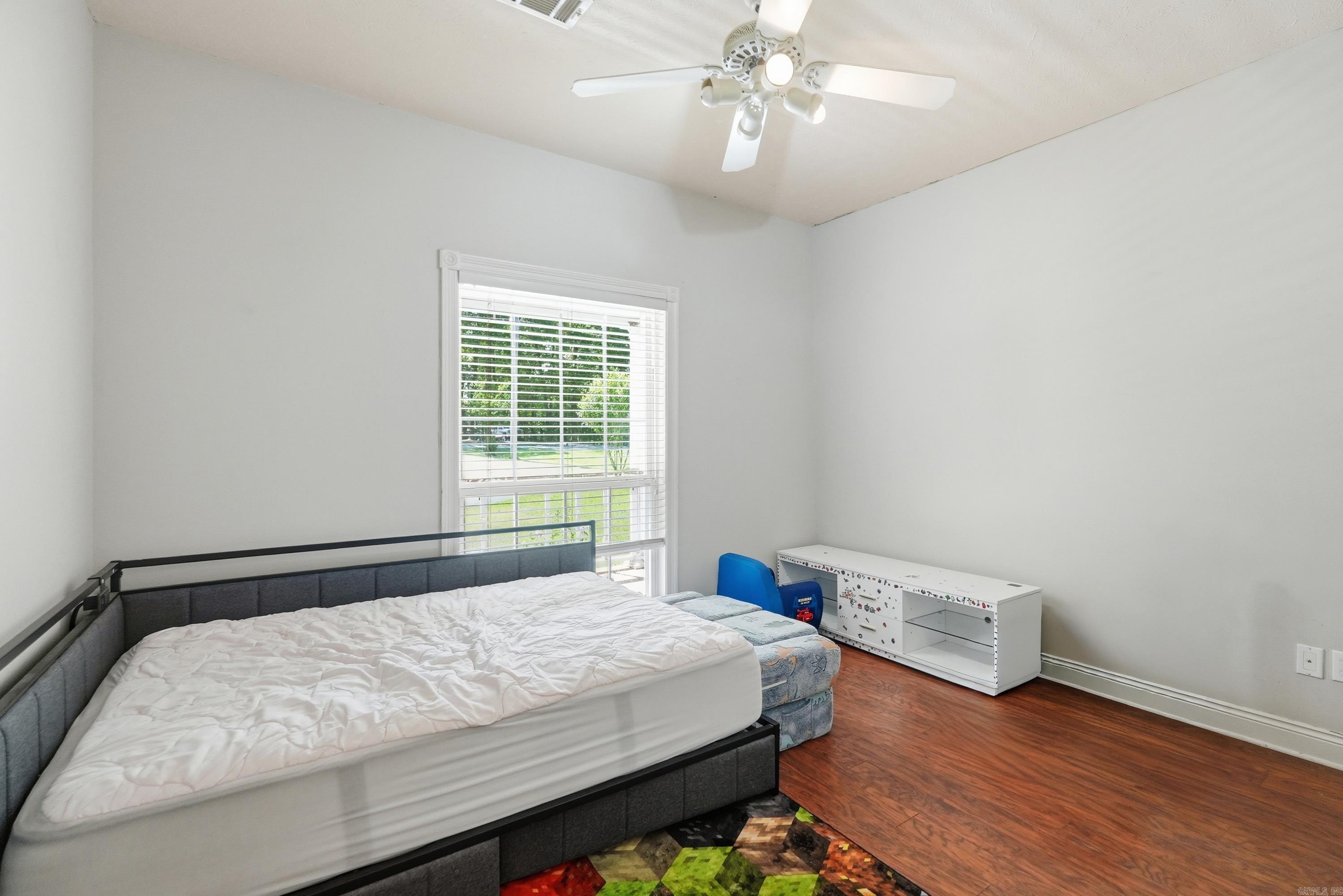 OAK FORREST - Residential