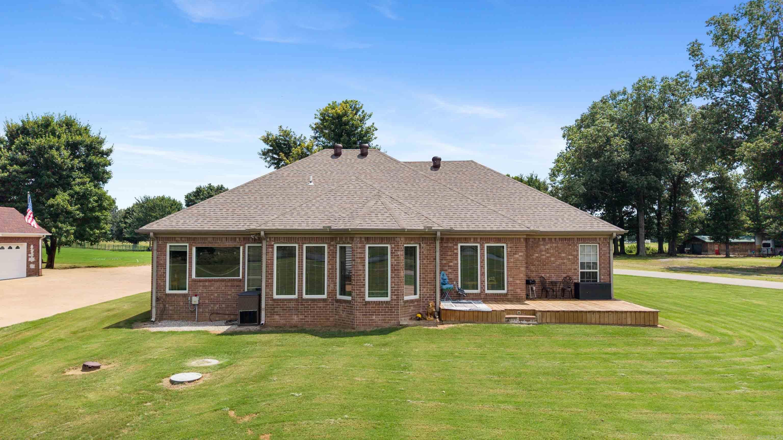 LOST CREEK - Residential