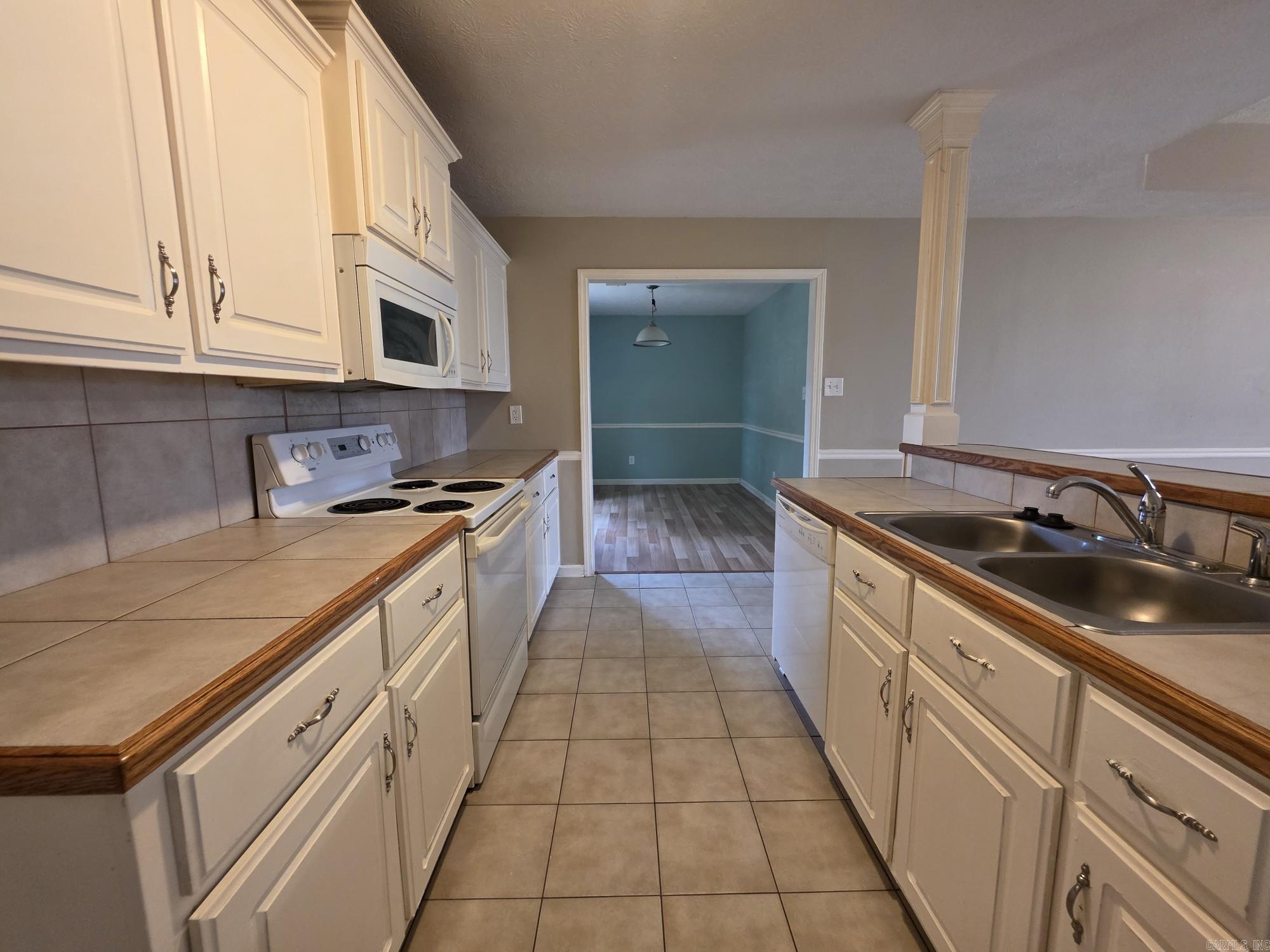Gold Meadows - Residential Lease