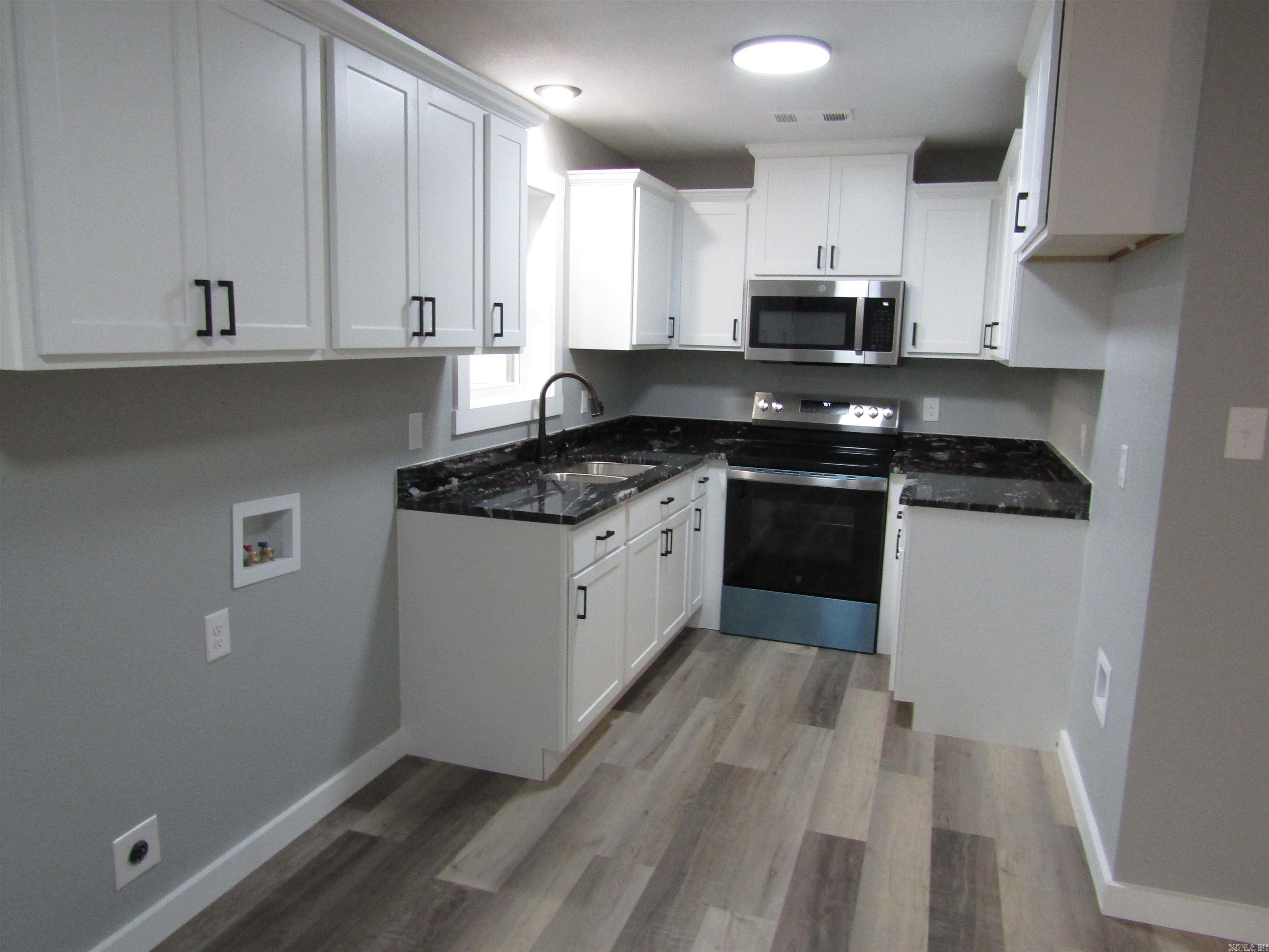 RHODES & TAYLOR - Residential