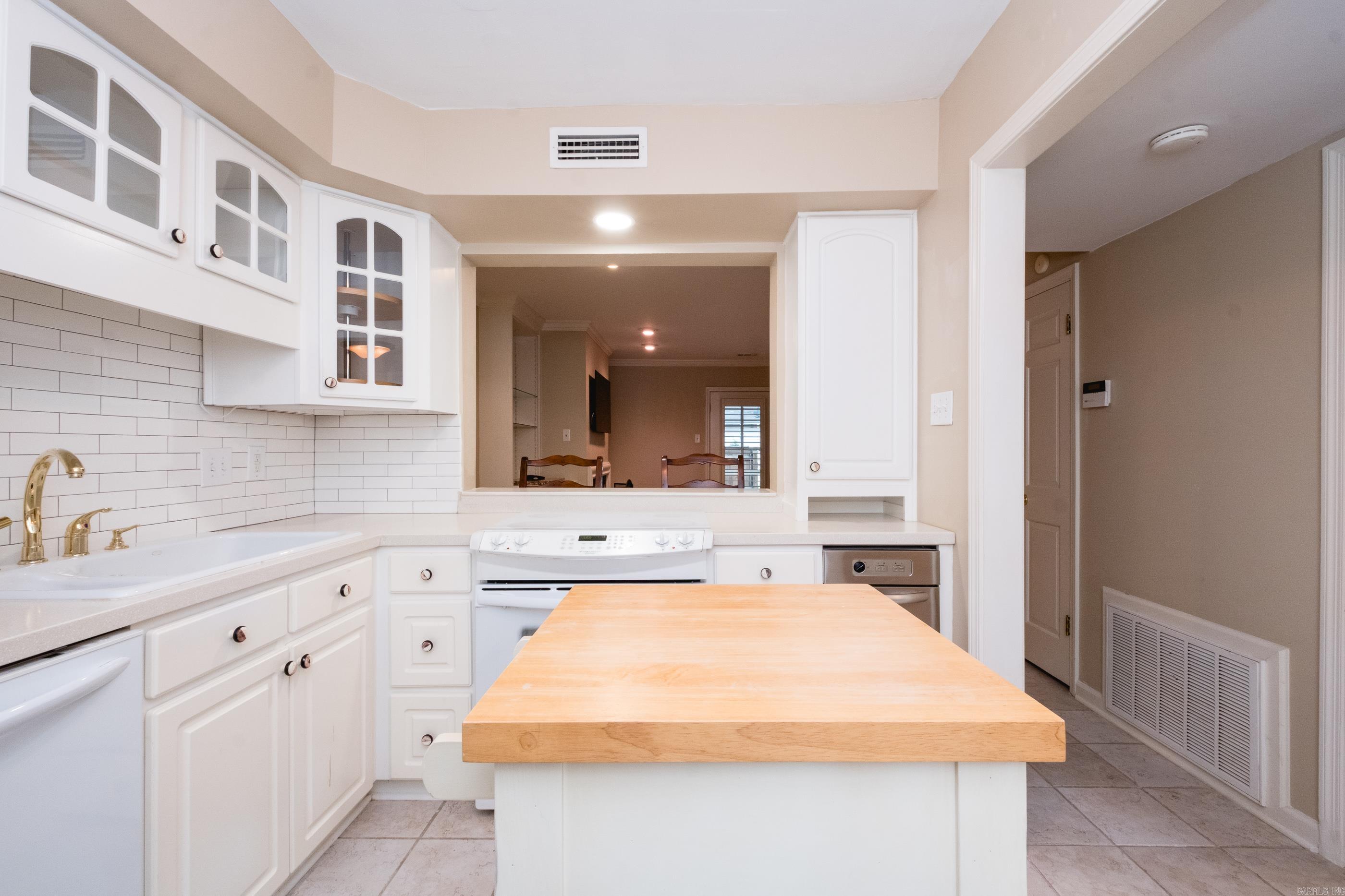 KINGSBRIDGE TWNHSE - Residential