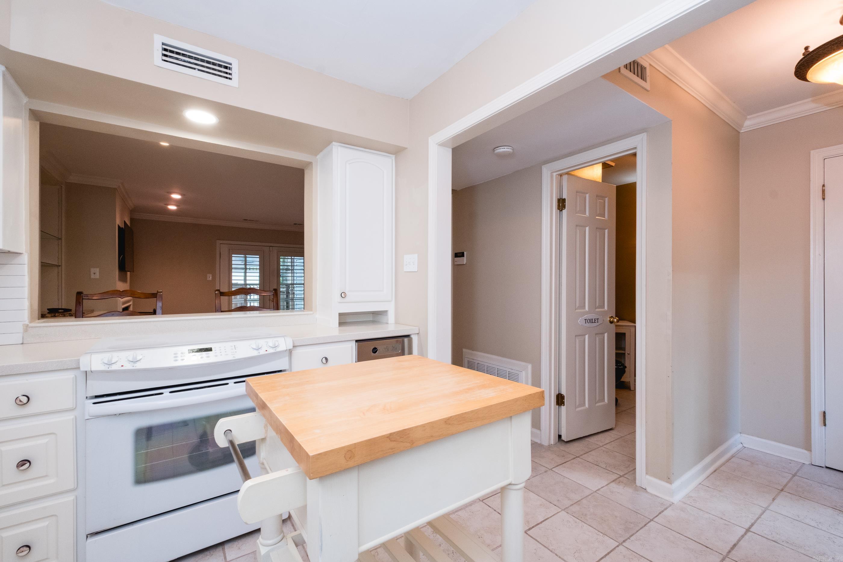 KINGSBRIDGE TWNHSE - Residential