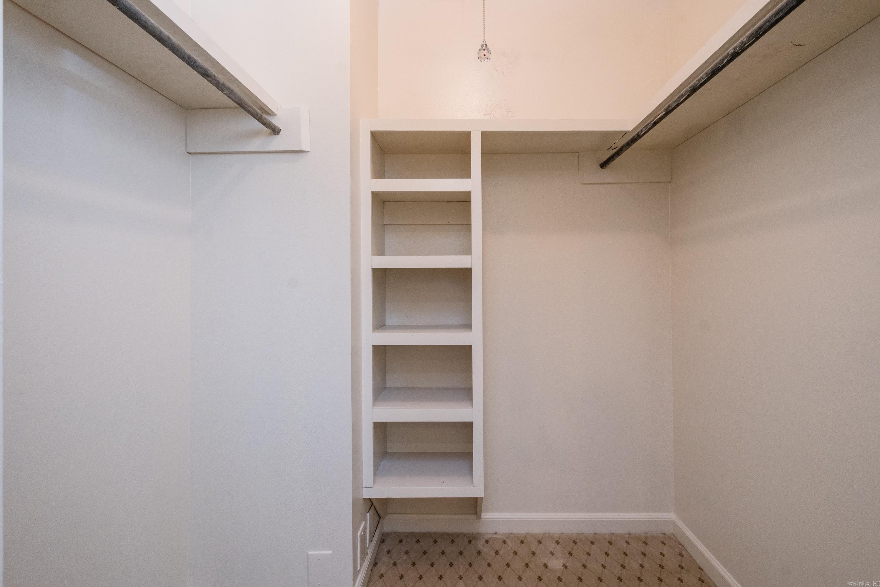 KINGSBRIDGE TWNHSE - Residential