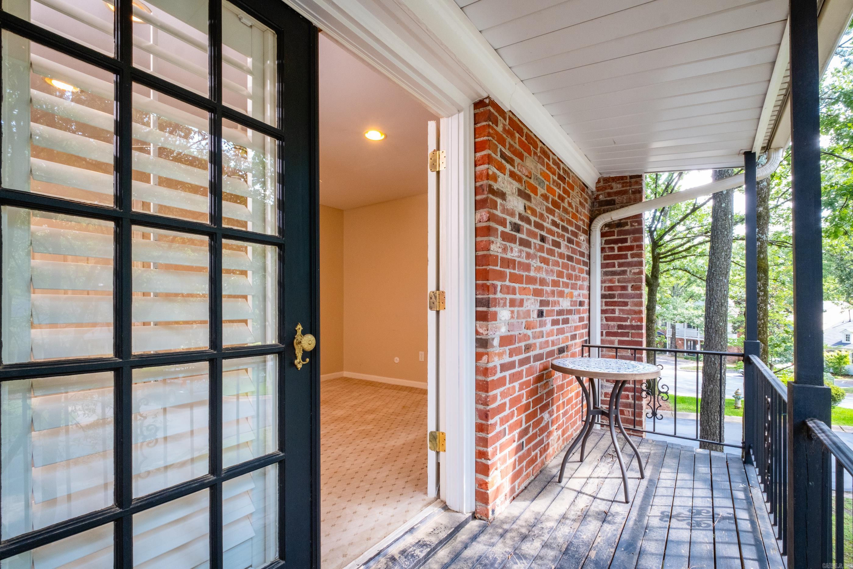 KINGSBRIDGE TWNHSE - Residential