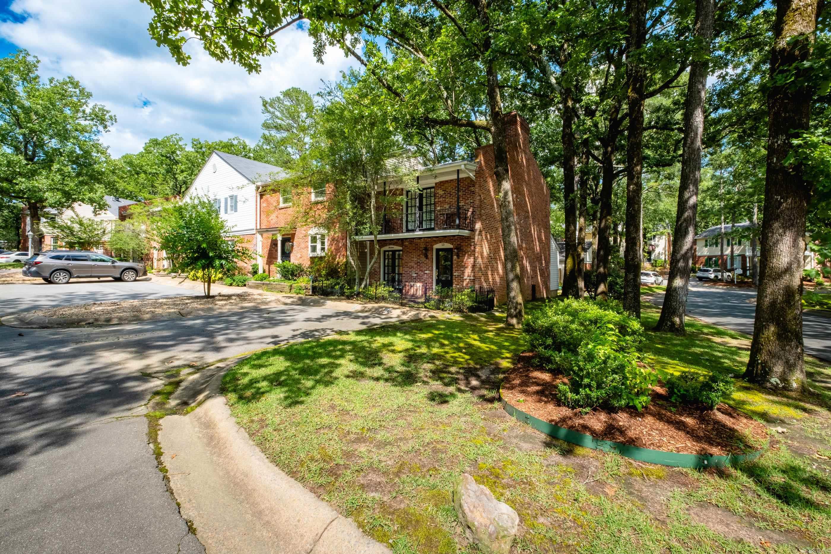 KINGSBRIDGE TWNHSE - Residential