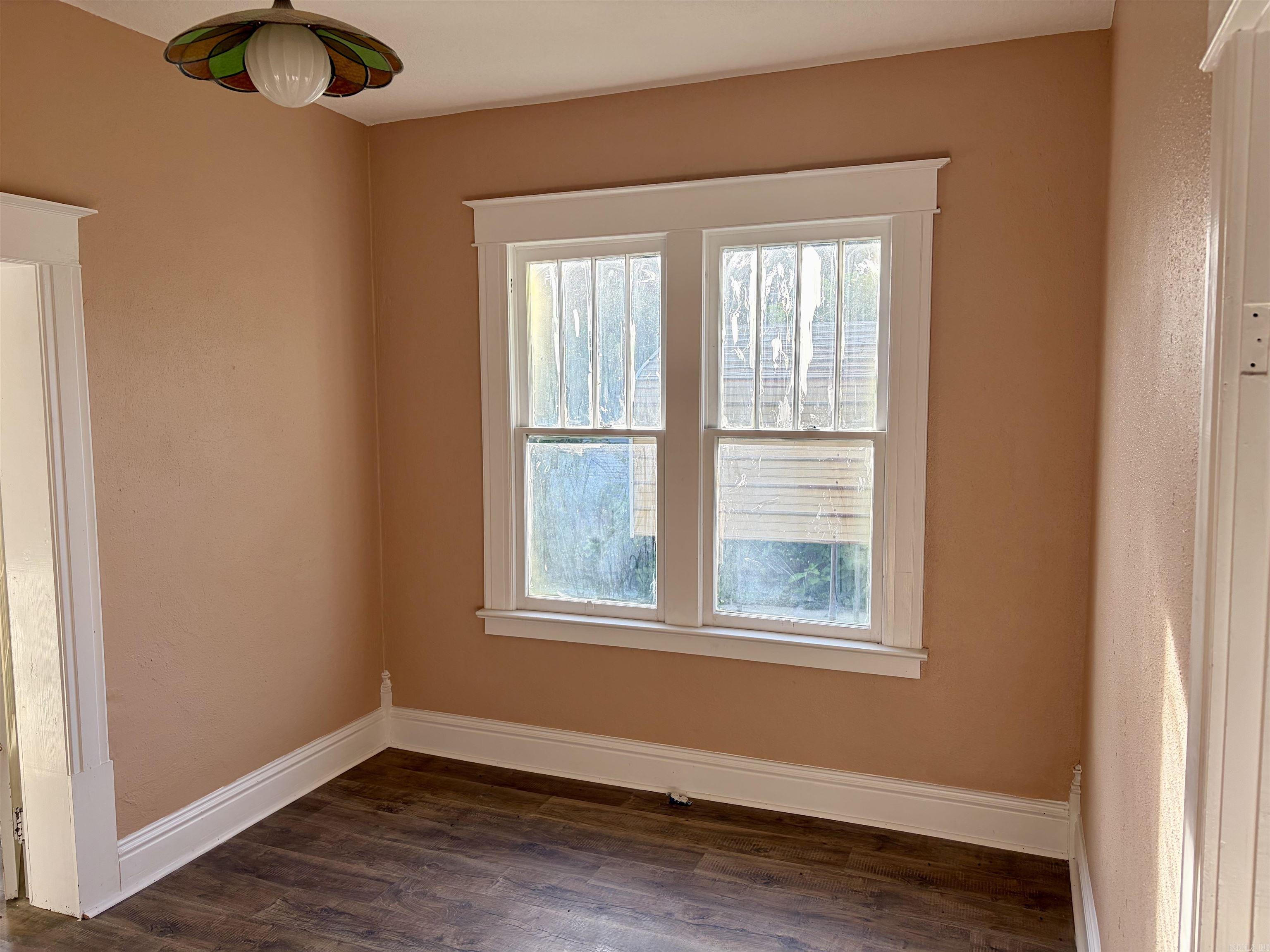 EAST BROADWAY - Residential