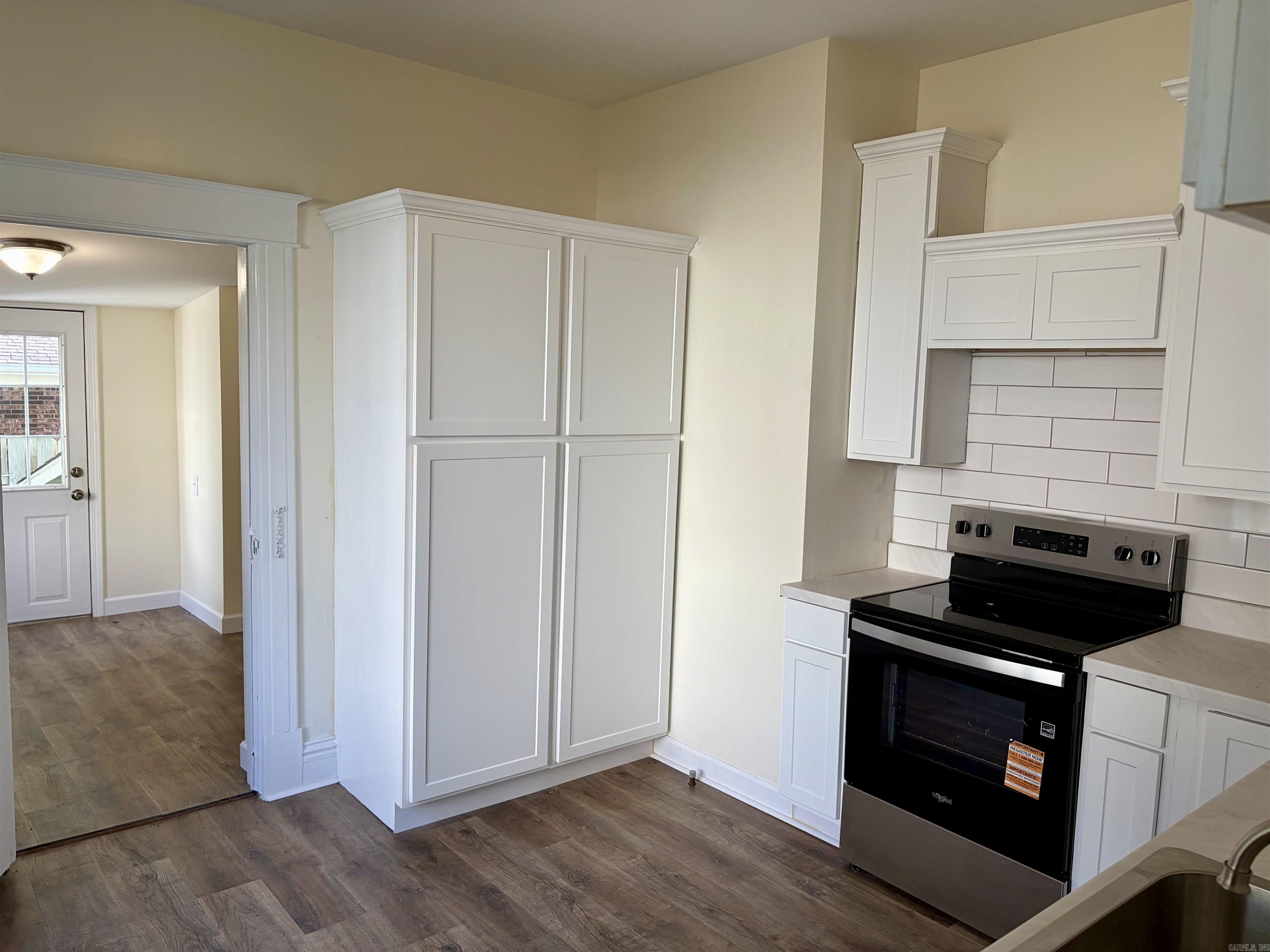 EAST BROADWAY - Residential