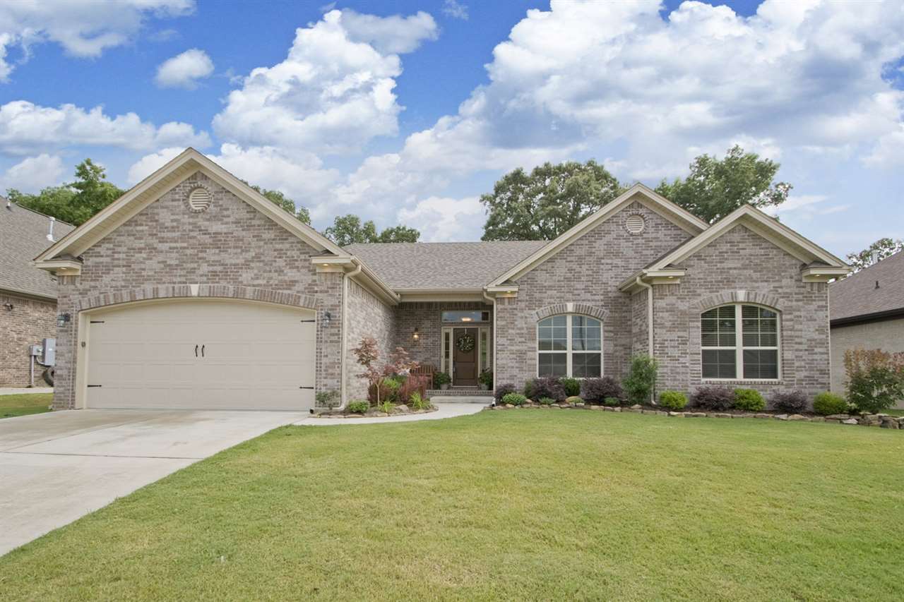 Just like new! Beautiful! 4br~2ba home. Split floor plan. Eat-in kitchen, open floor plan w/breakfast bar! Gas stove! Walk-in pantry! Tall ceilings & Gorgeous moldings! Granite on all countertops! Laundry room w/extra cabinetry & desk area! Large Master bedroom w/huge master closet. Masterbath w/Jacuzzi tub, dbl vanities & stand-up shower. Covered back patio w/ HUGE backyard, fully fenced! Backs up to the woods! You are going to love it! Sq ft. approx, please measure.