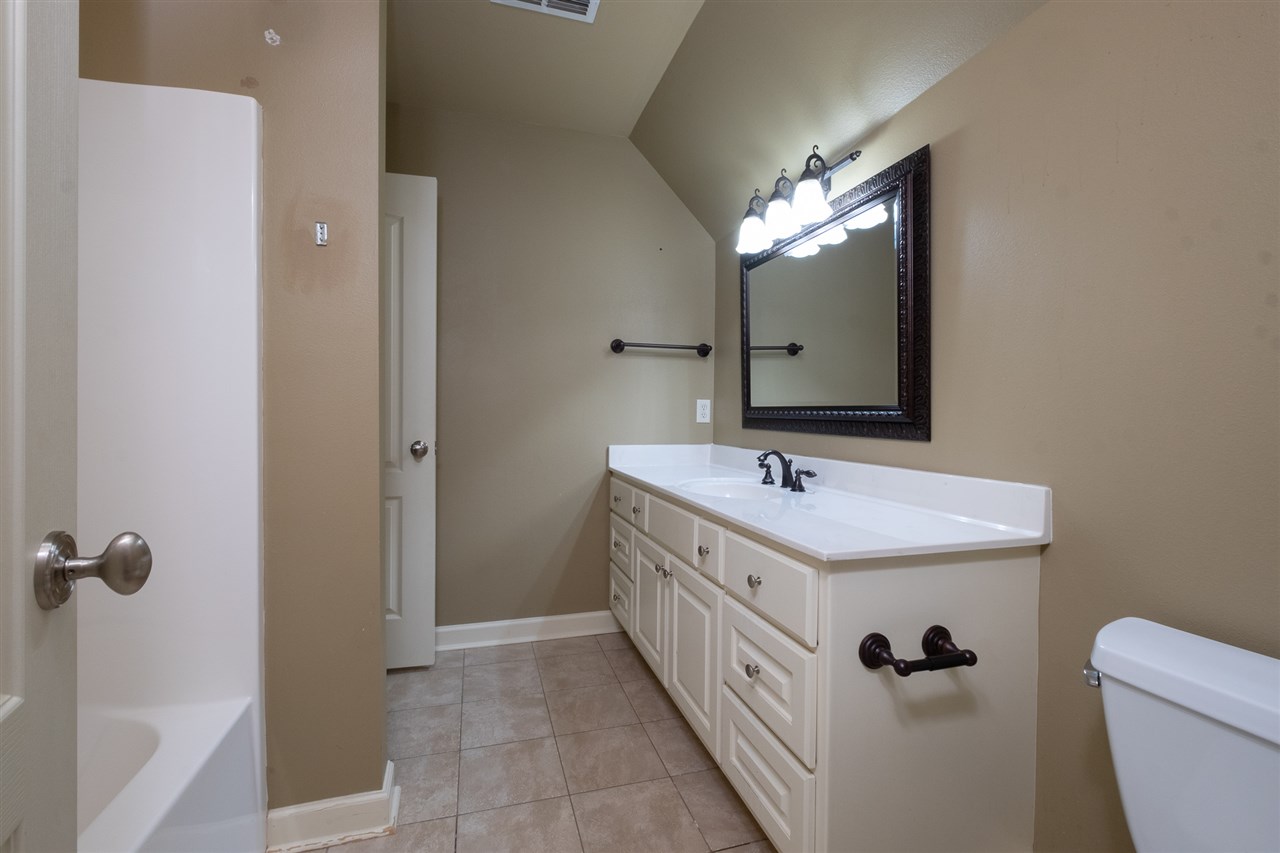 CHENAL VALLEY CHEMIN COURT - Residential