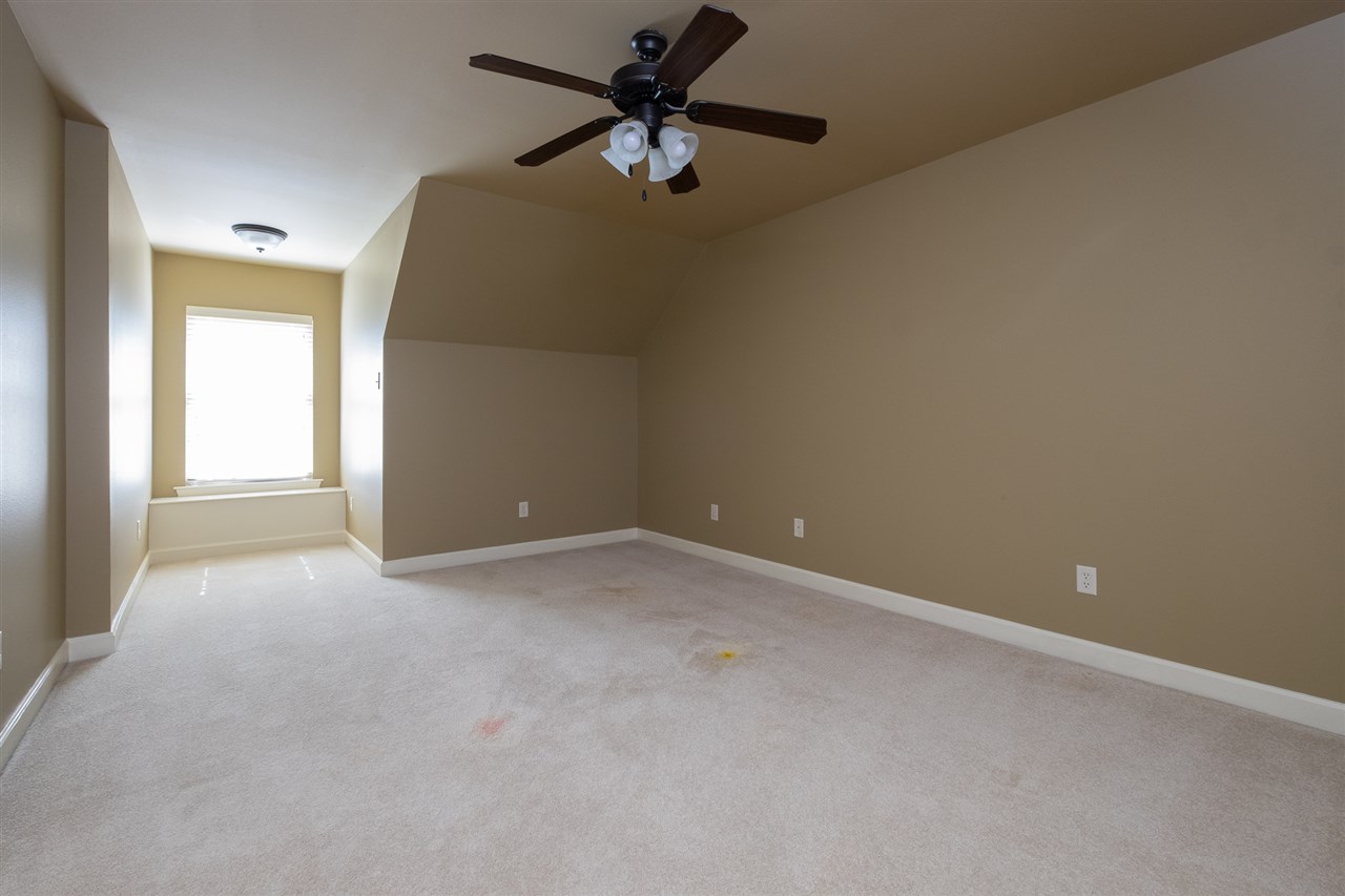 CHENAL VALLEY CHEMIN COURT - Residential