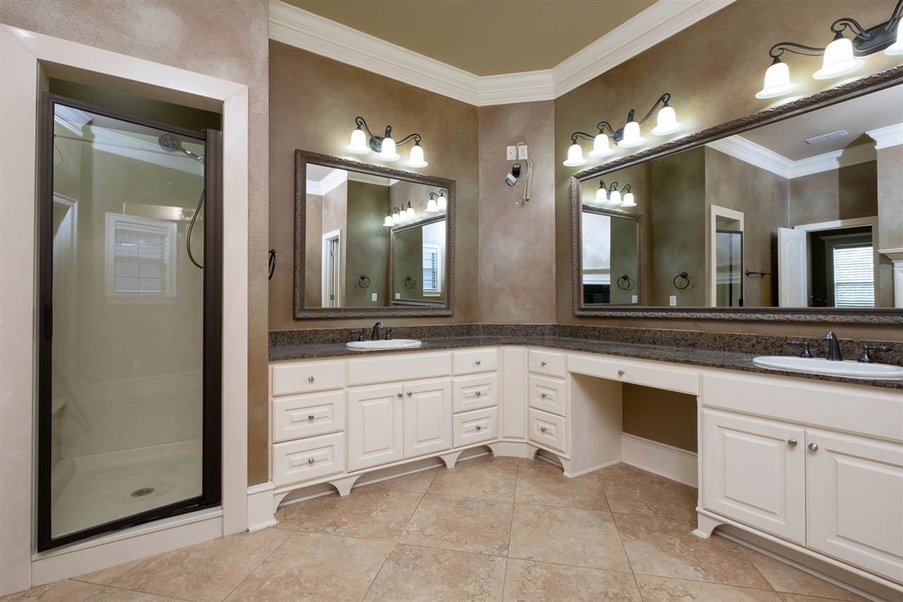 CHENAL VALLEY CHEMIN COURT - Residential