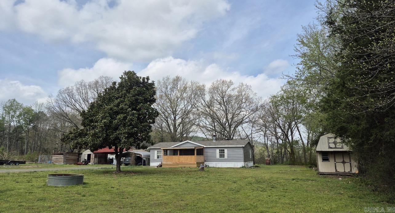 Great home in Van Buren county just outside the town of Shirley. This home is perfect for a small hobby farm. Home is move-in ready and has many updates including a new roof and flooring. Very close to the Litttle Red River, Greers Ferry Lake, hundreds of miles of ATV trails, golf courses, and much more! Come check this home out and start making memories in the Natural State!