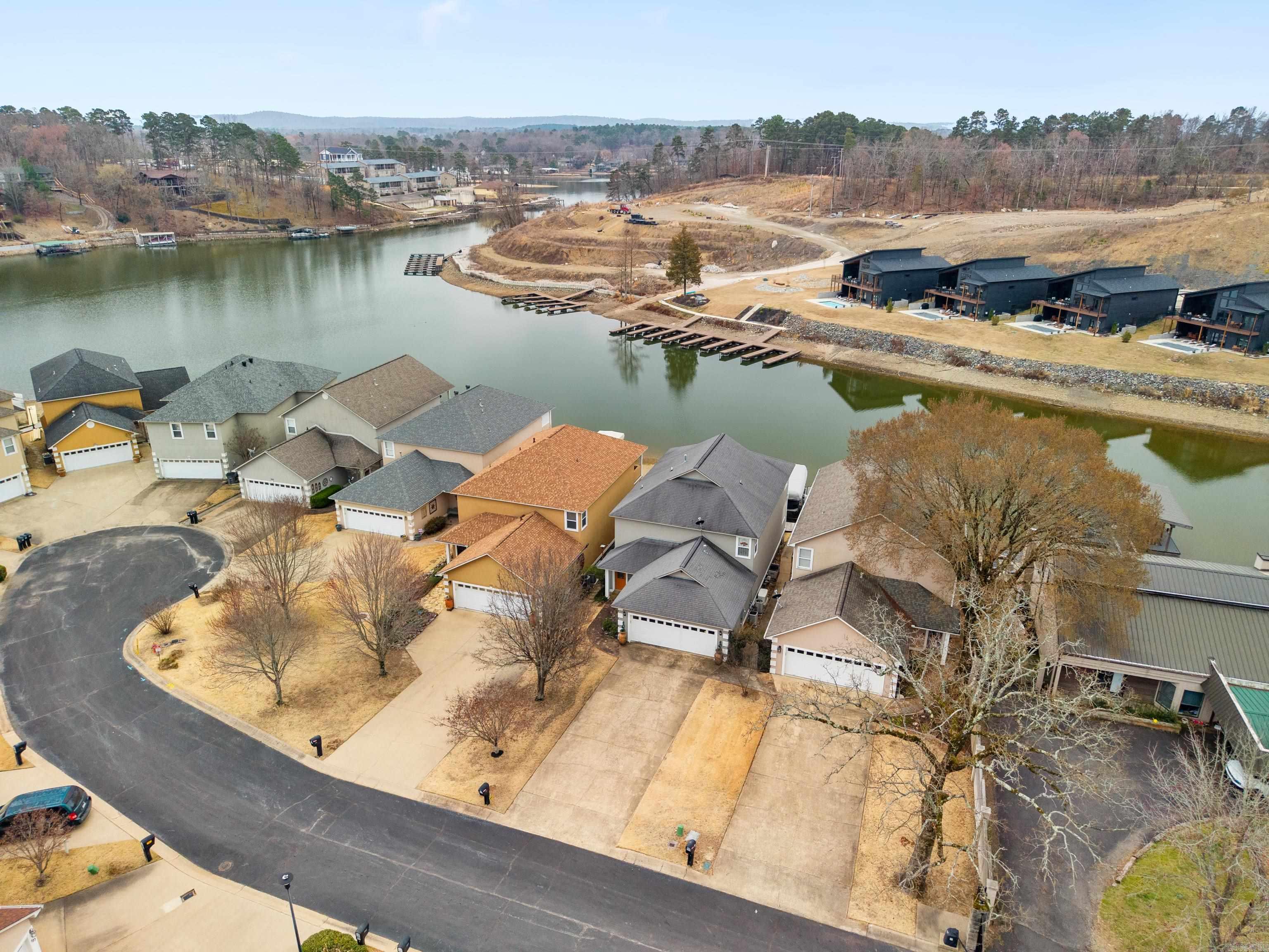 LIGHTHOUSE COVE - Residential