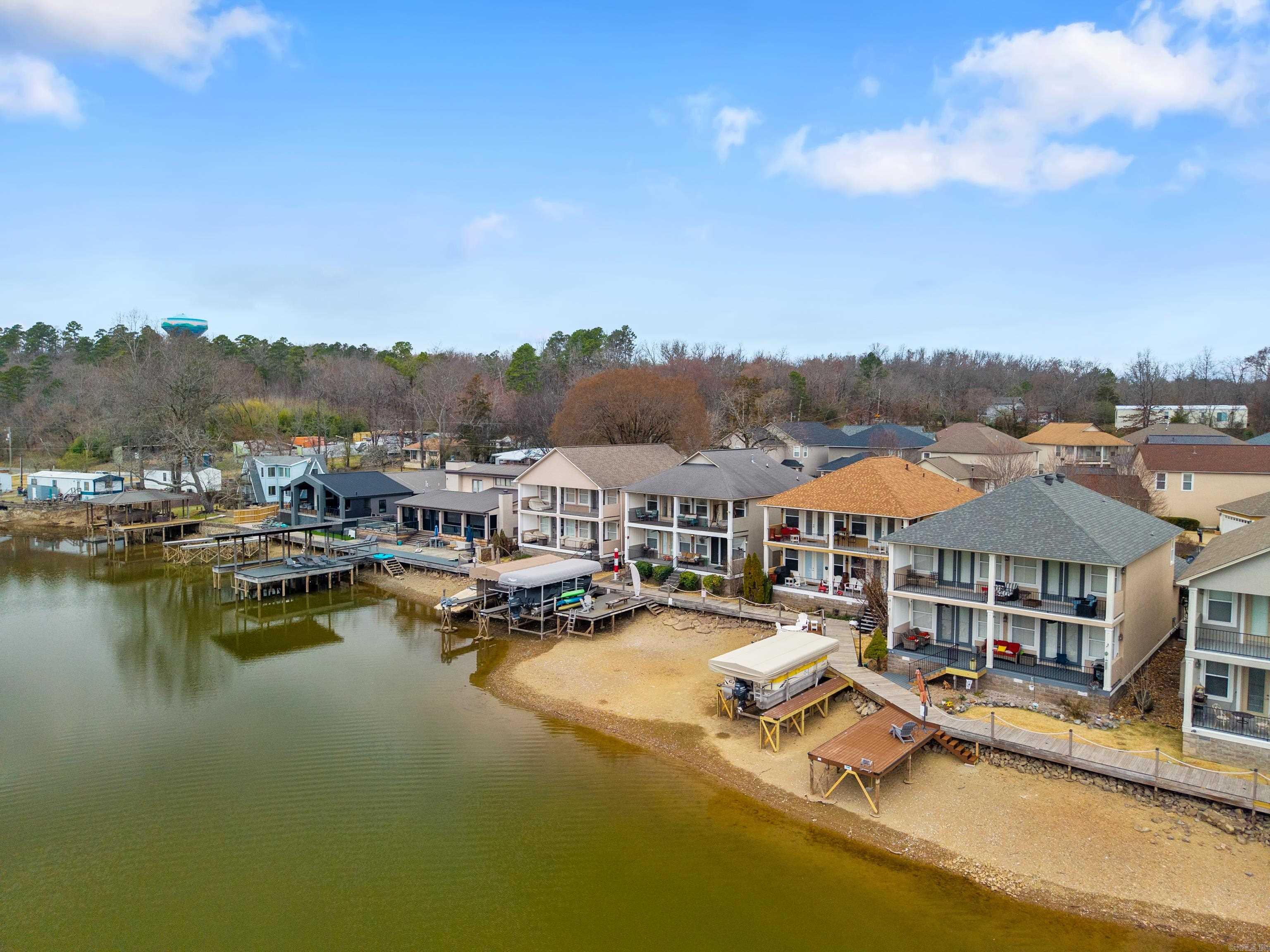 LIGHTHOUSE COVE - Residential