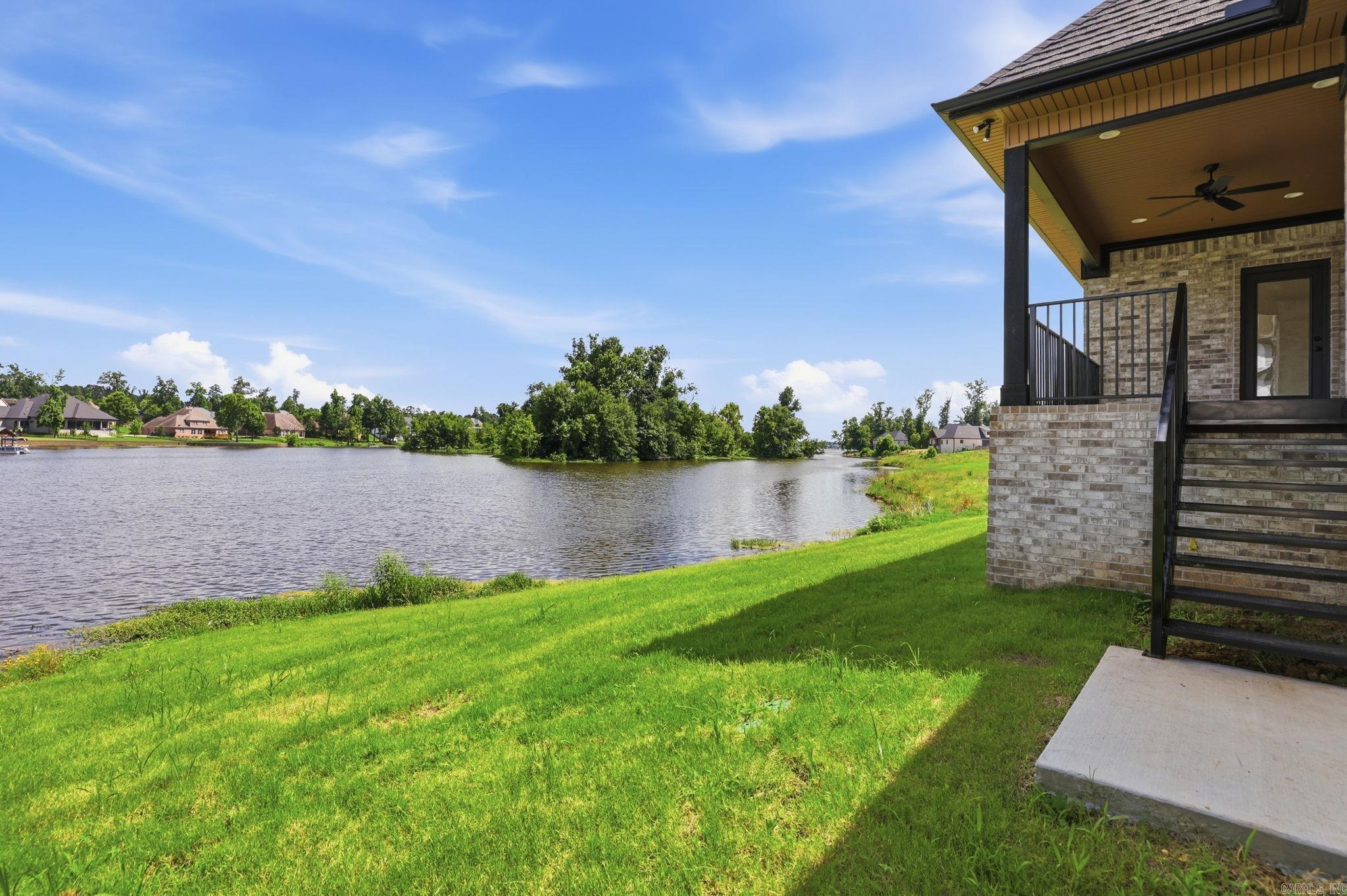 NORTH SHORE @ HURRICANE LAKE EST - Residential