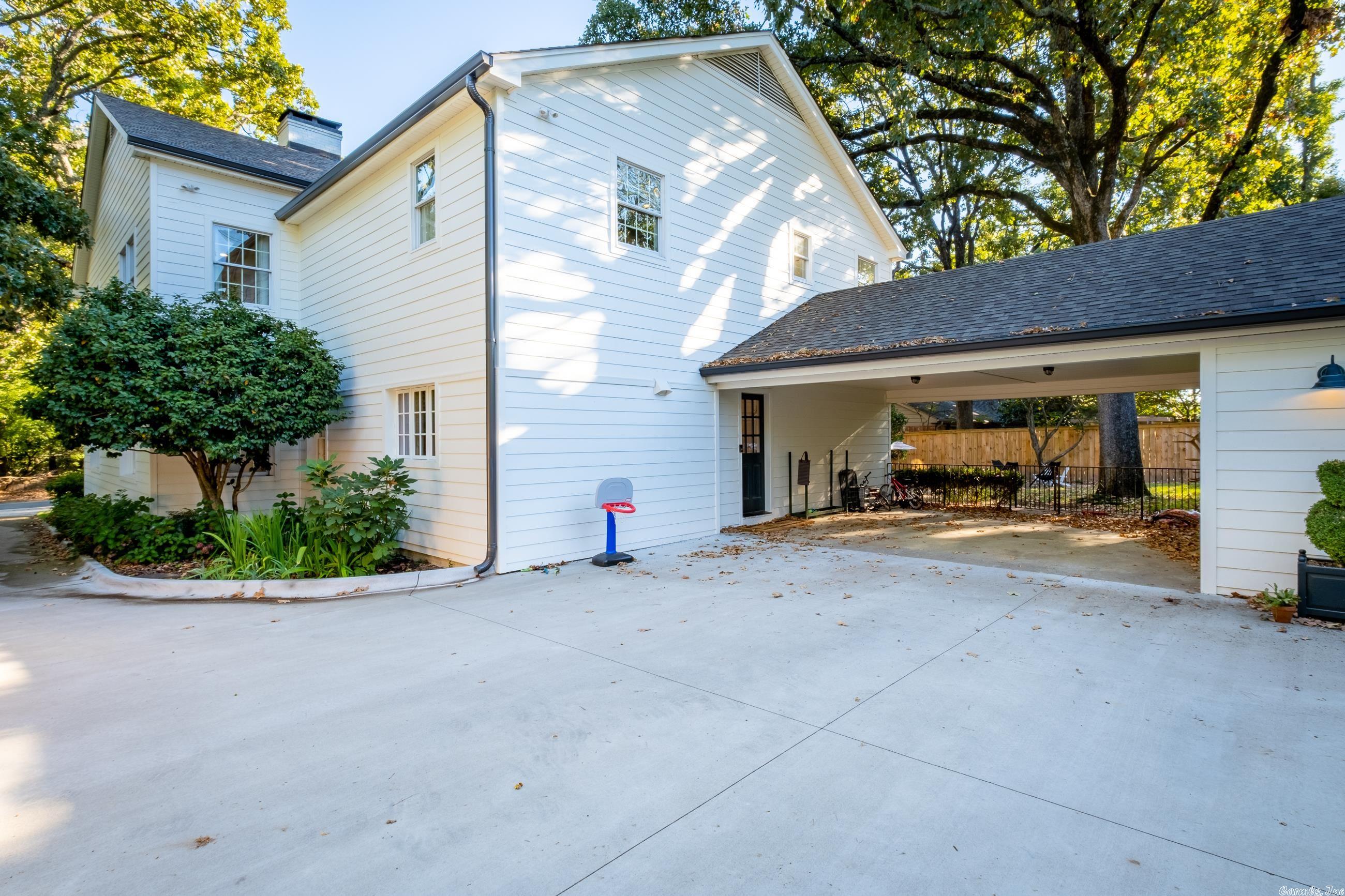 PALISADE ESTATE - Residential