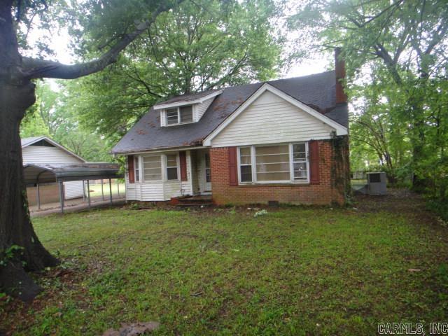 This traditional style home has so much potential. With a carpenters touch this house could be your forever home. Or, make it an investment to improve and sell. Home has lots of space with a large backyard and storage building.