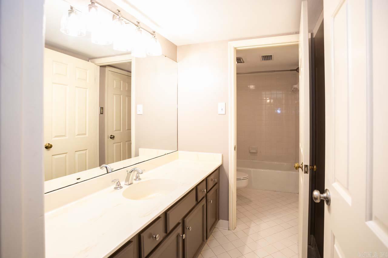 ANDOVER SQUARE - Residential