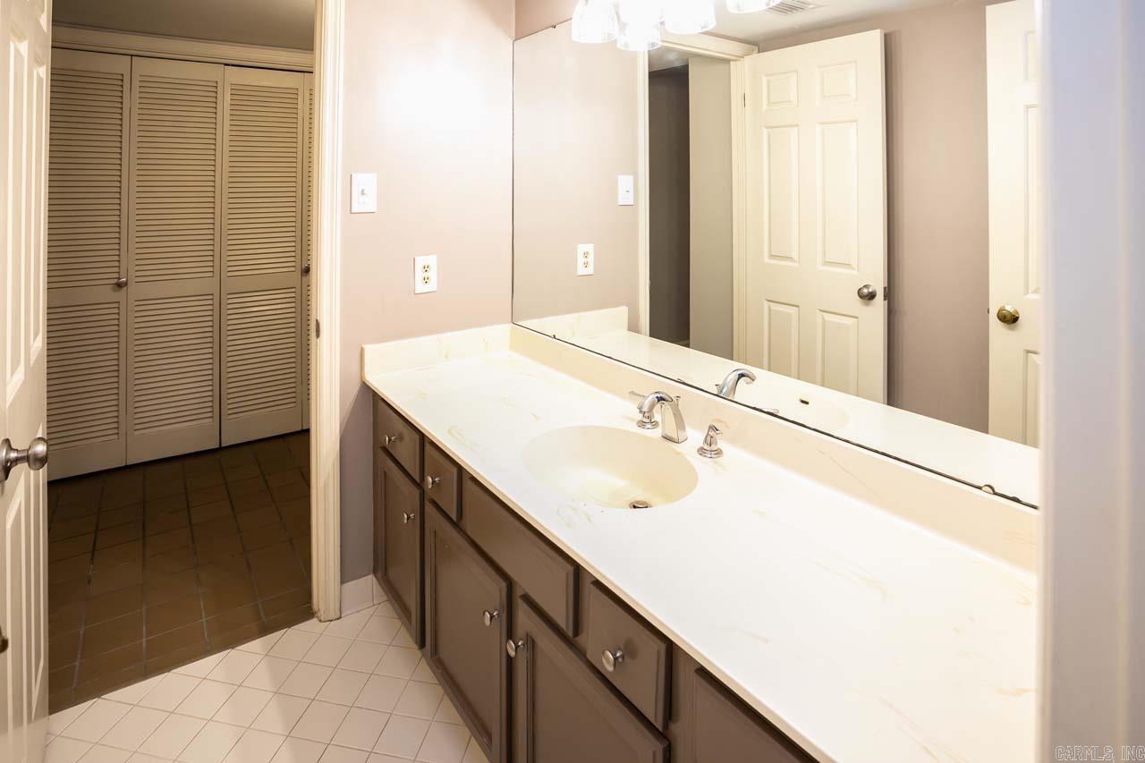 ANDOVER SQUARE - Residential