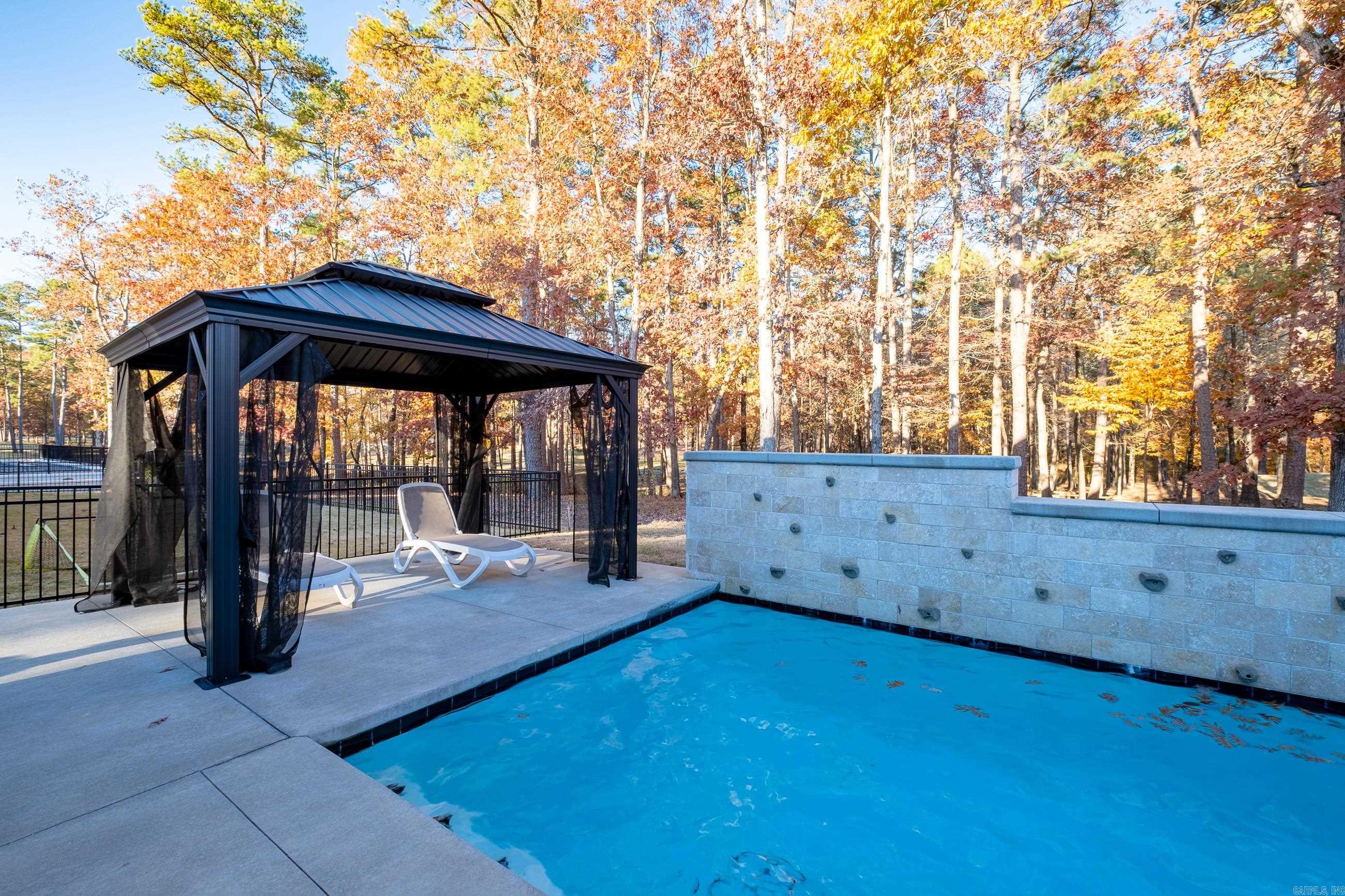 CHENAL VALLEY HALLEN COURT - Residential